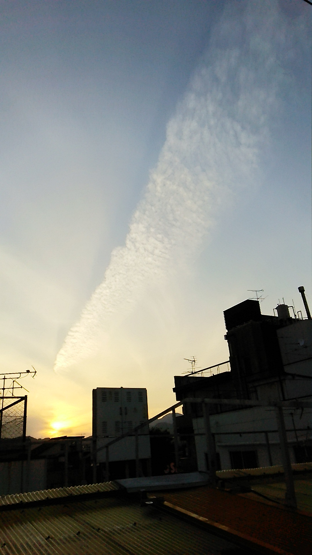 No.30457-1 地震雲