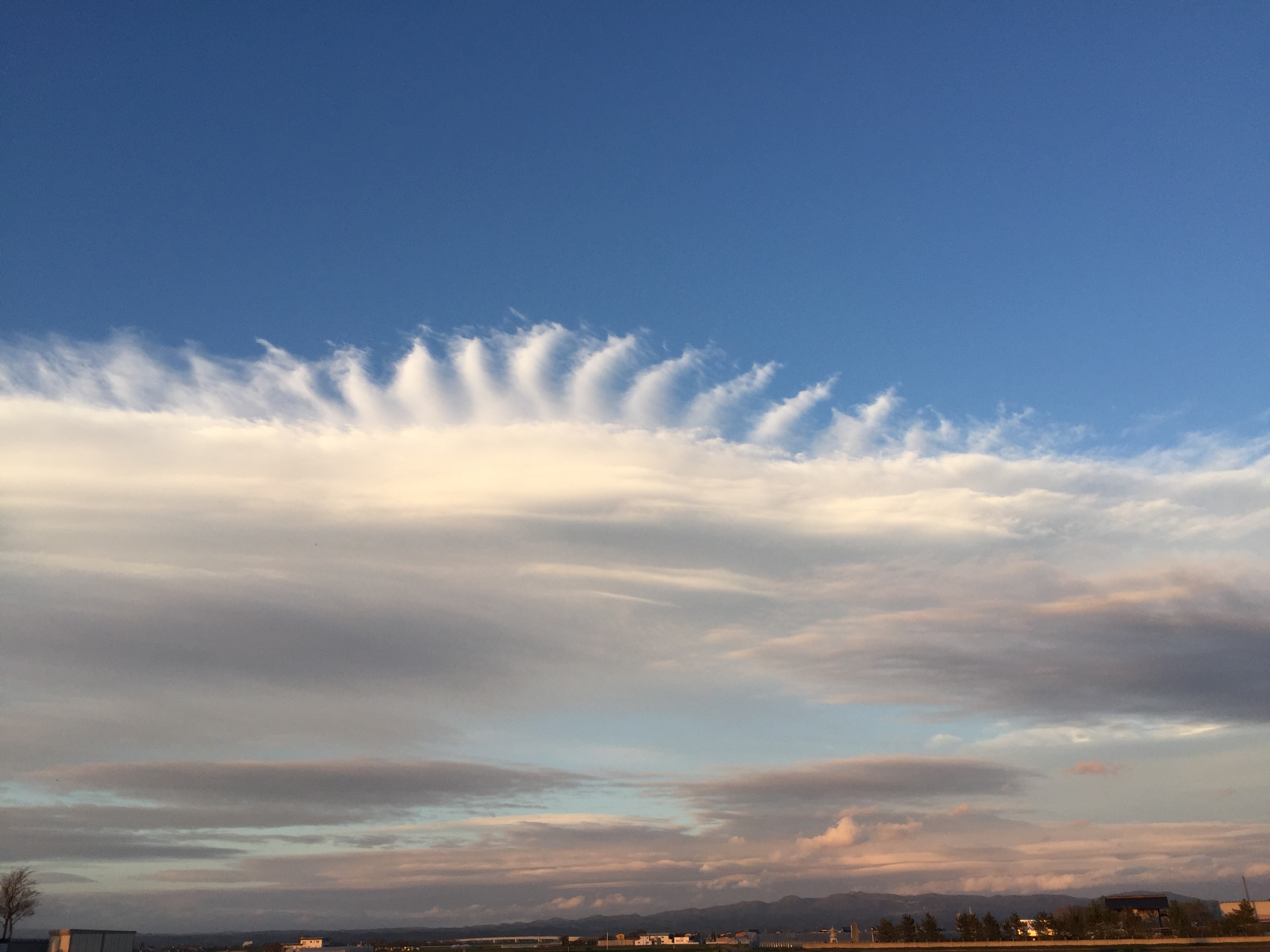 No.30470-1 地震雲