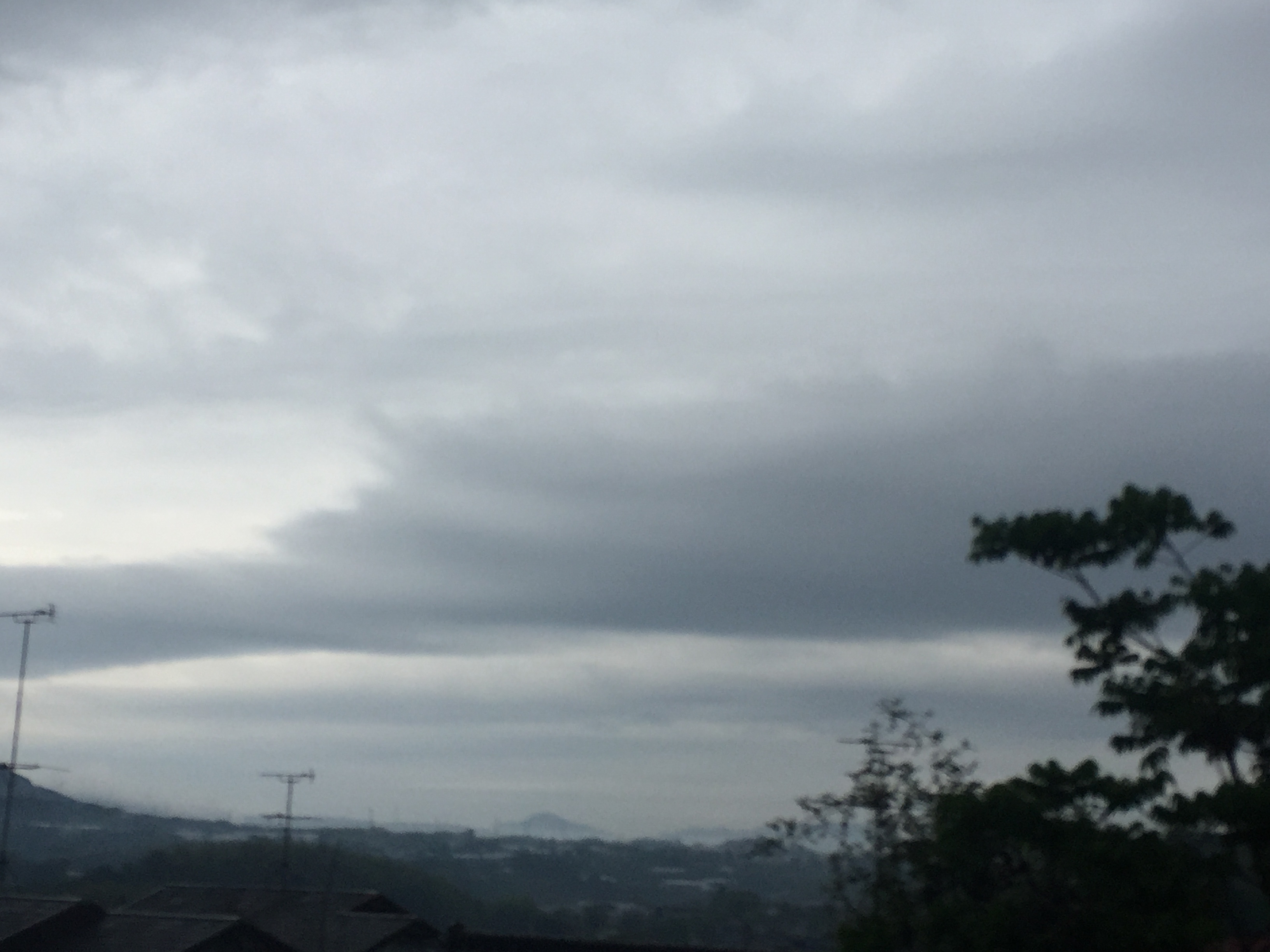 No.30514-1 地震雲