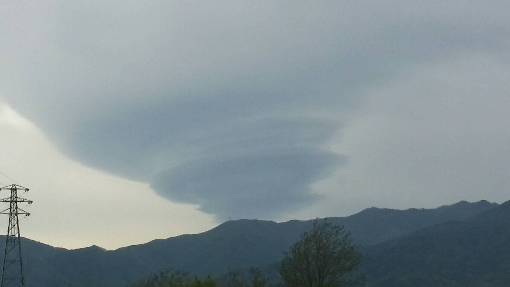 No.30516-1 地震雲