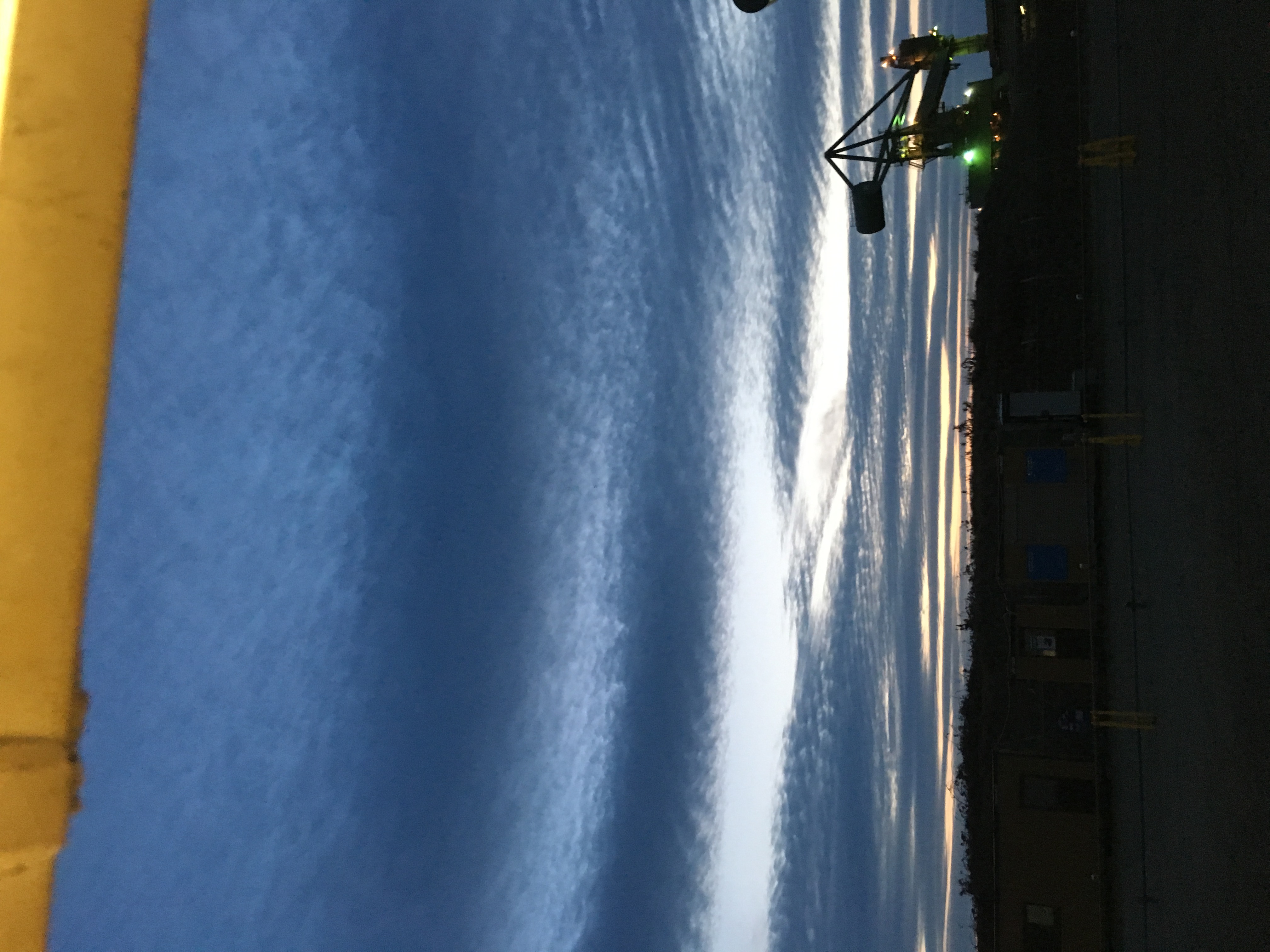 No.30528-1 地震雲