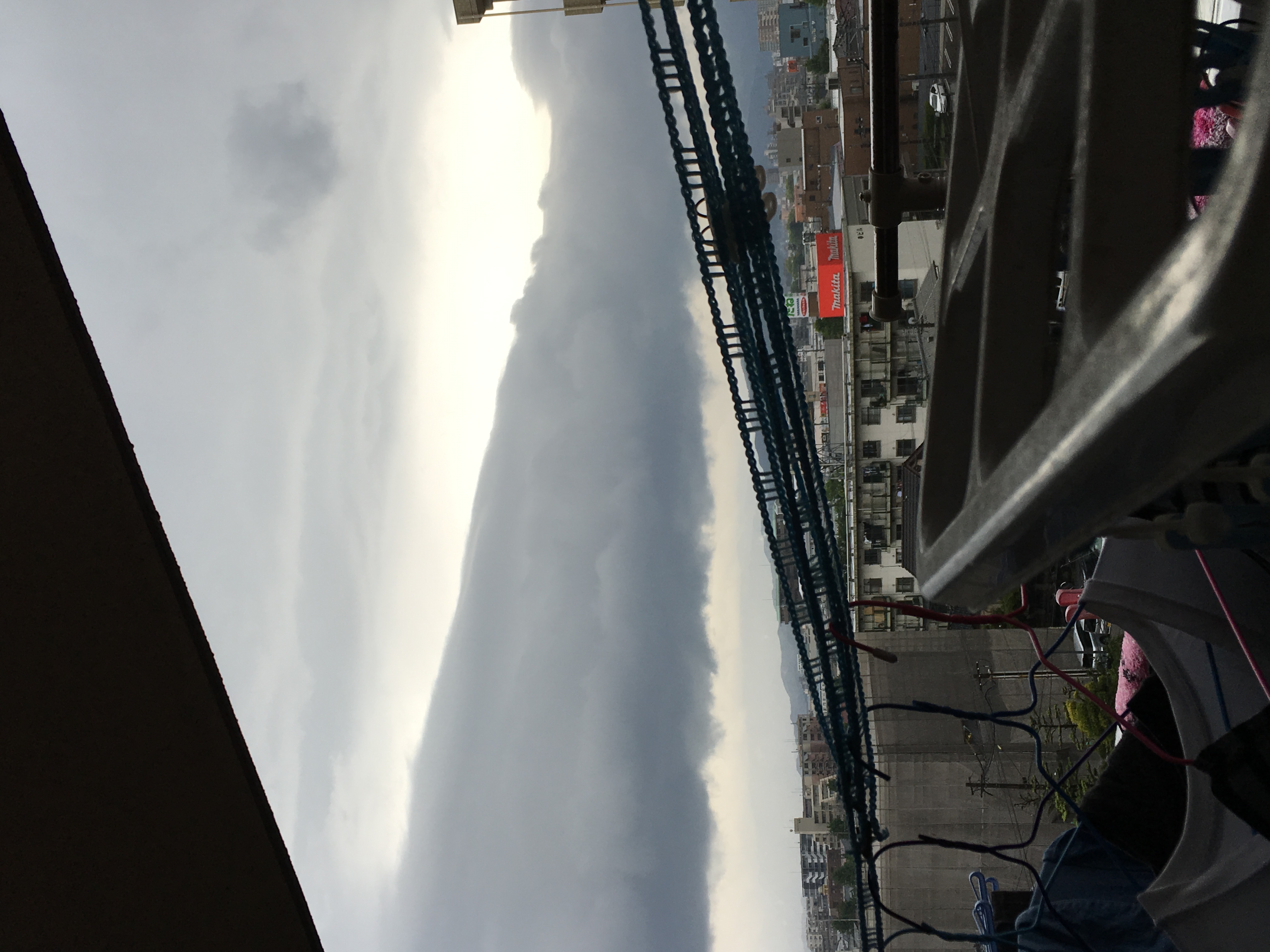 No.30535-1 地震雲