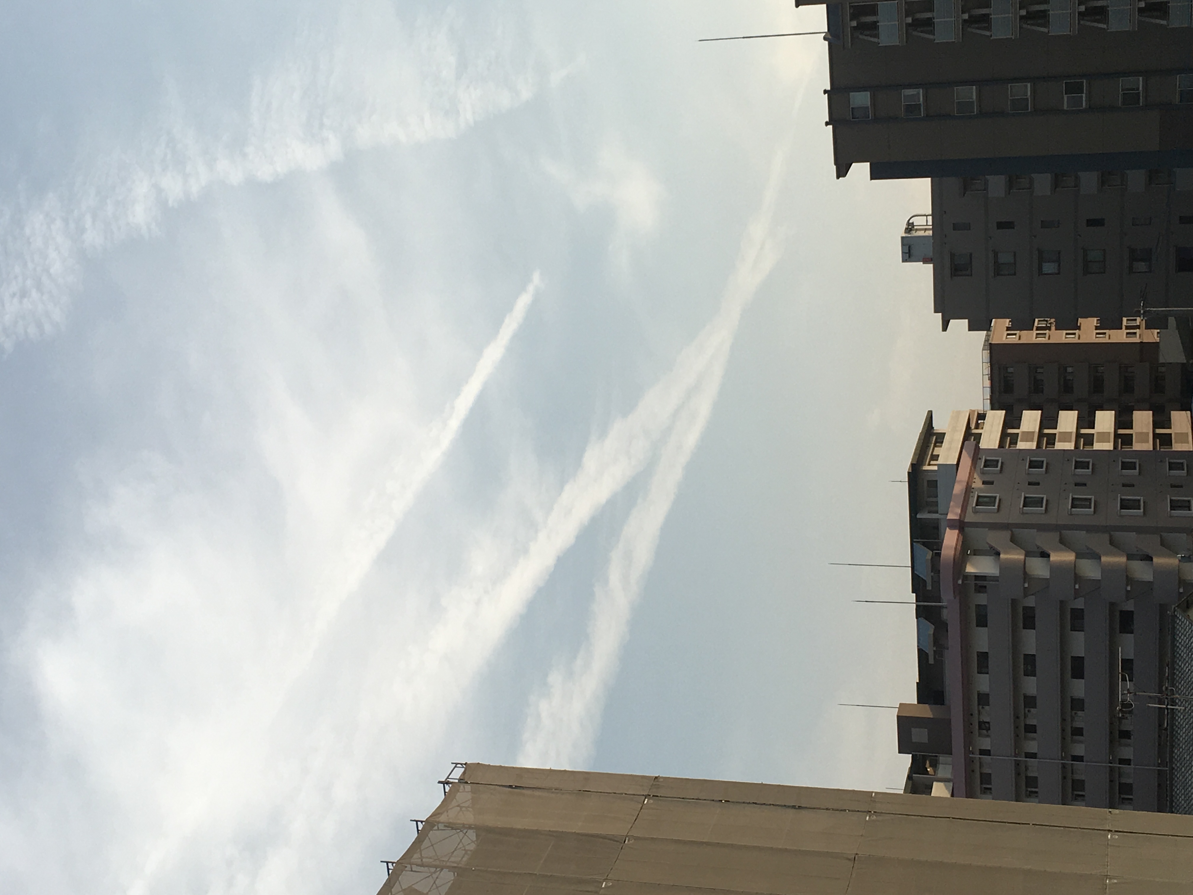 No.30563-1 地震雲