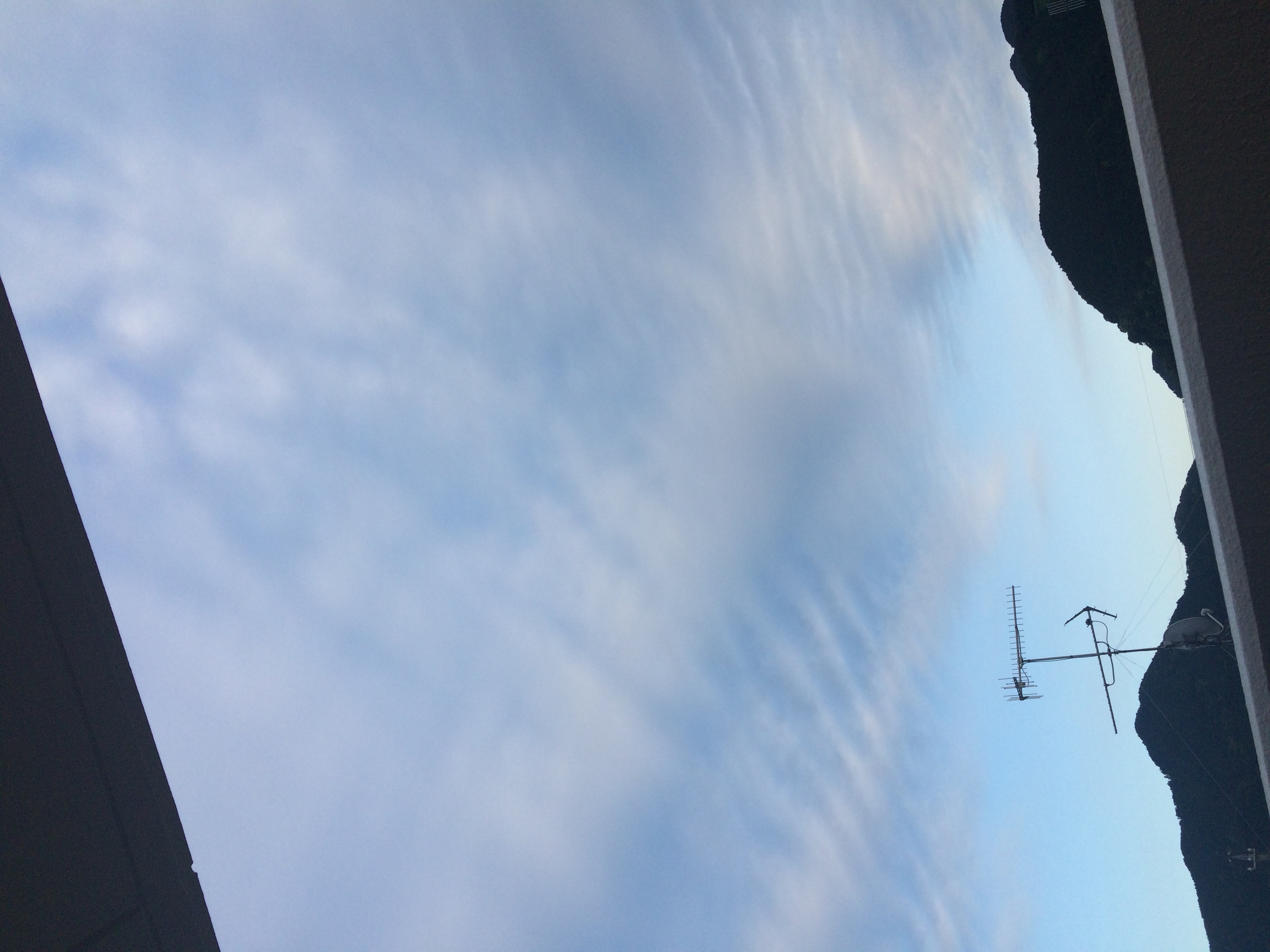 No.30749-1 地震雲