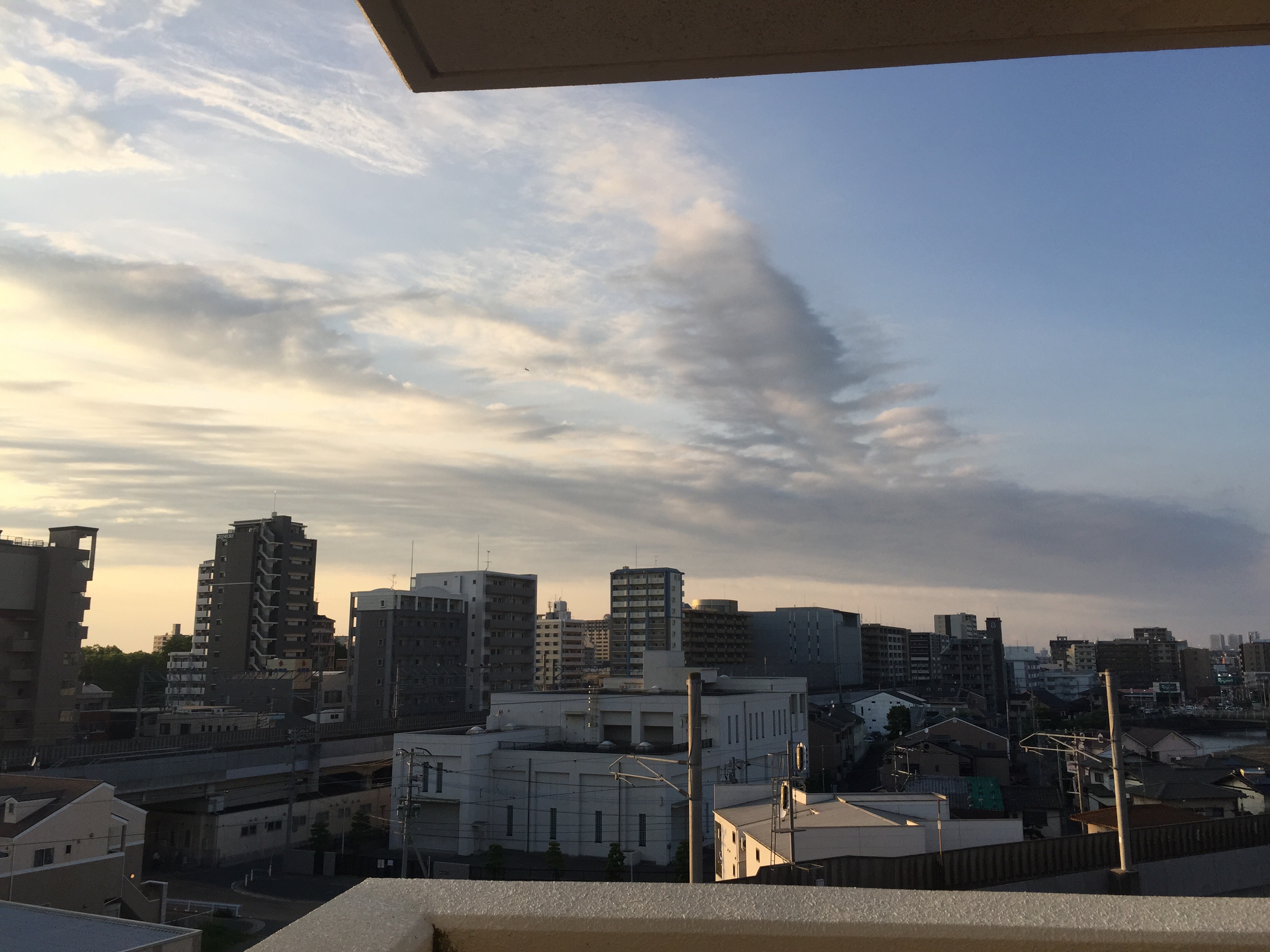 No.30760-1 地震雲