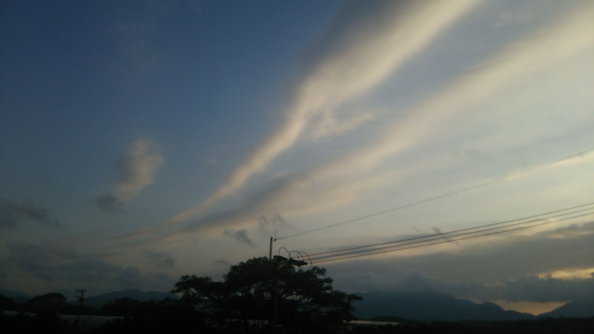 No.30761-1 地震雲