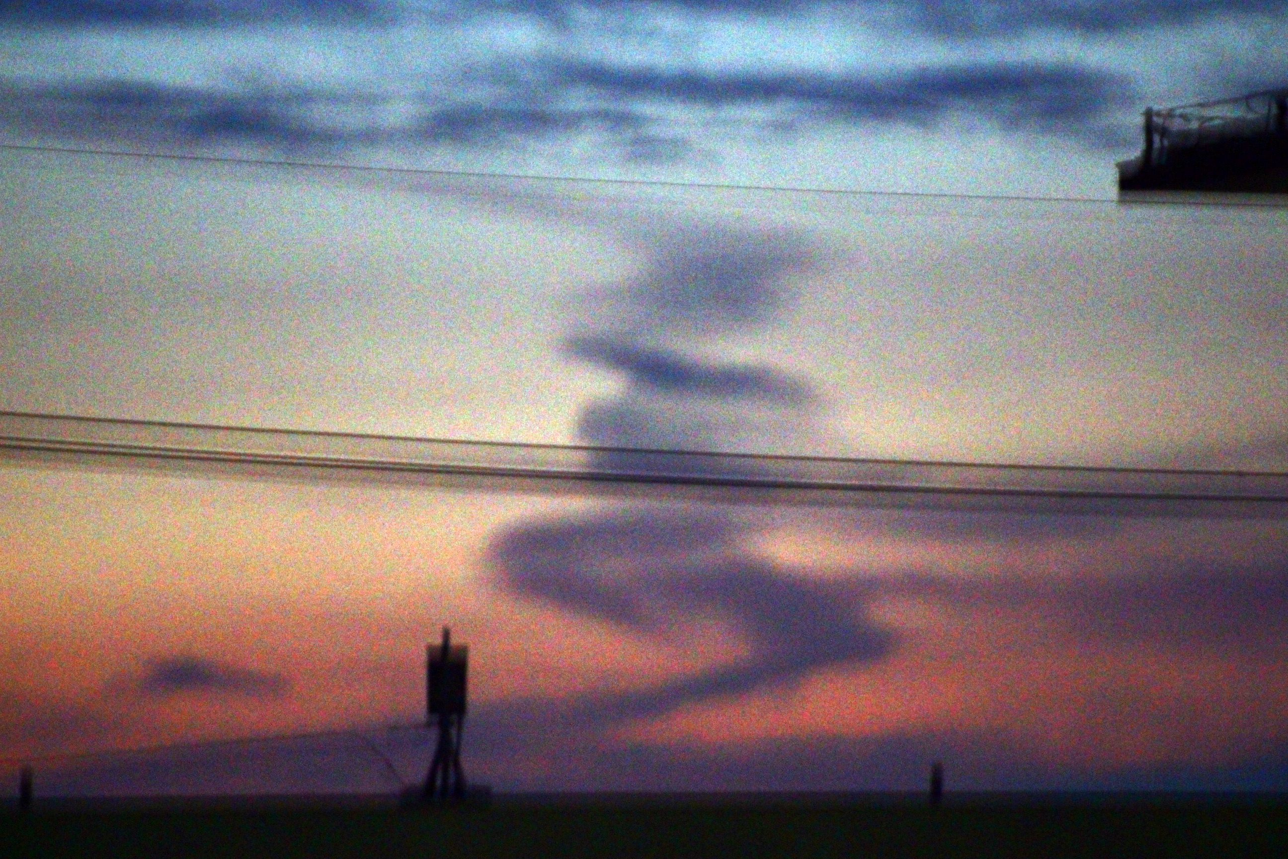 No.30783-1 地震雲