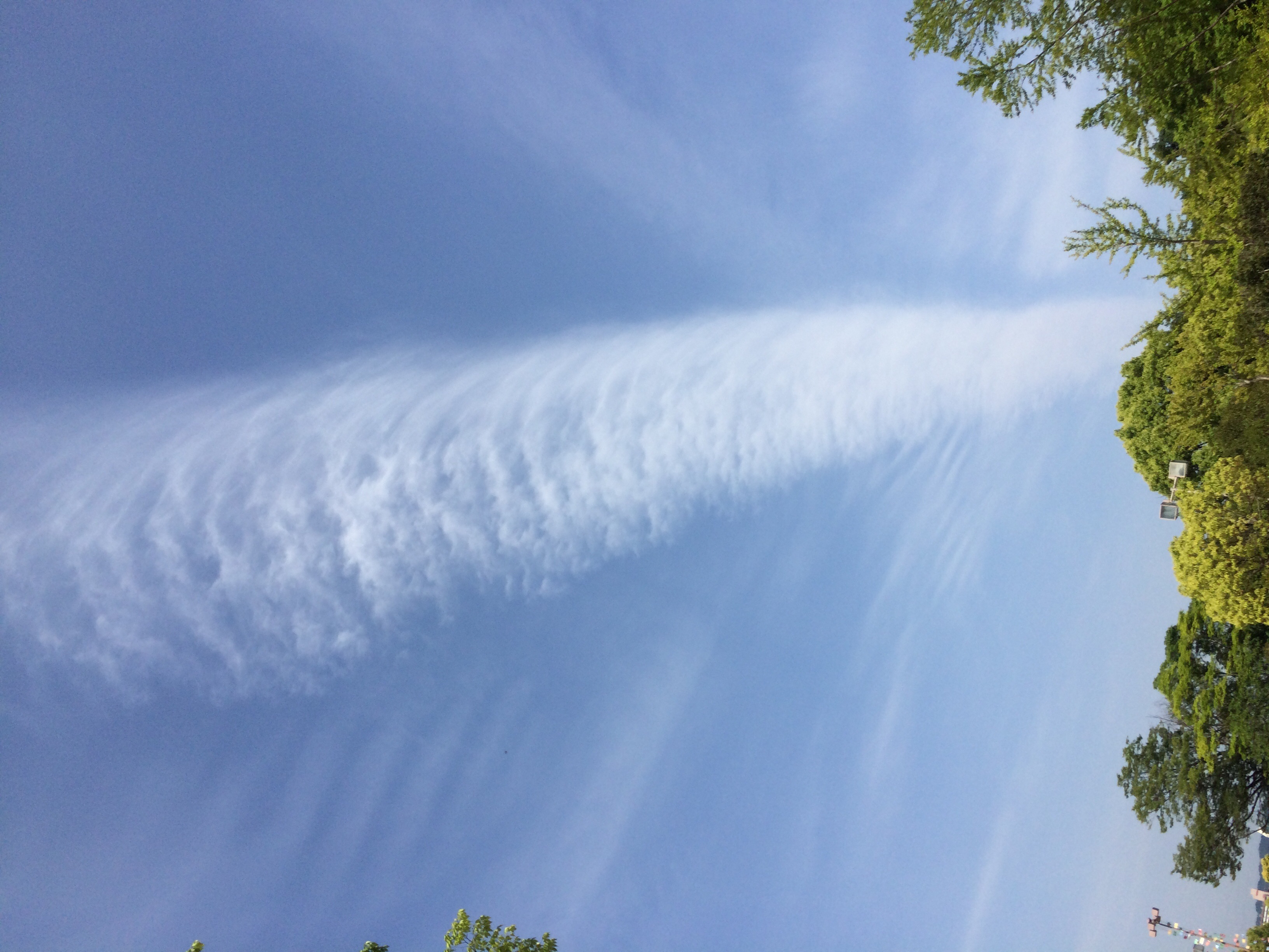 No.30873-1 地震雲