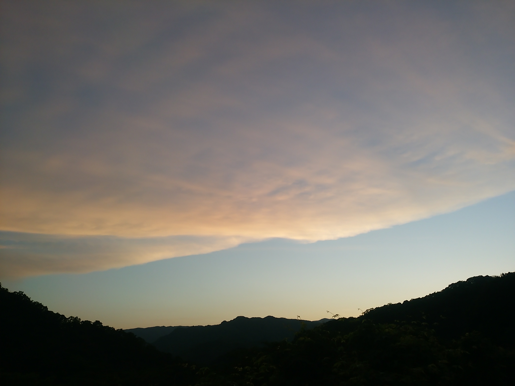 No.31042-1 地震雲