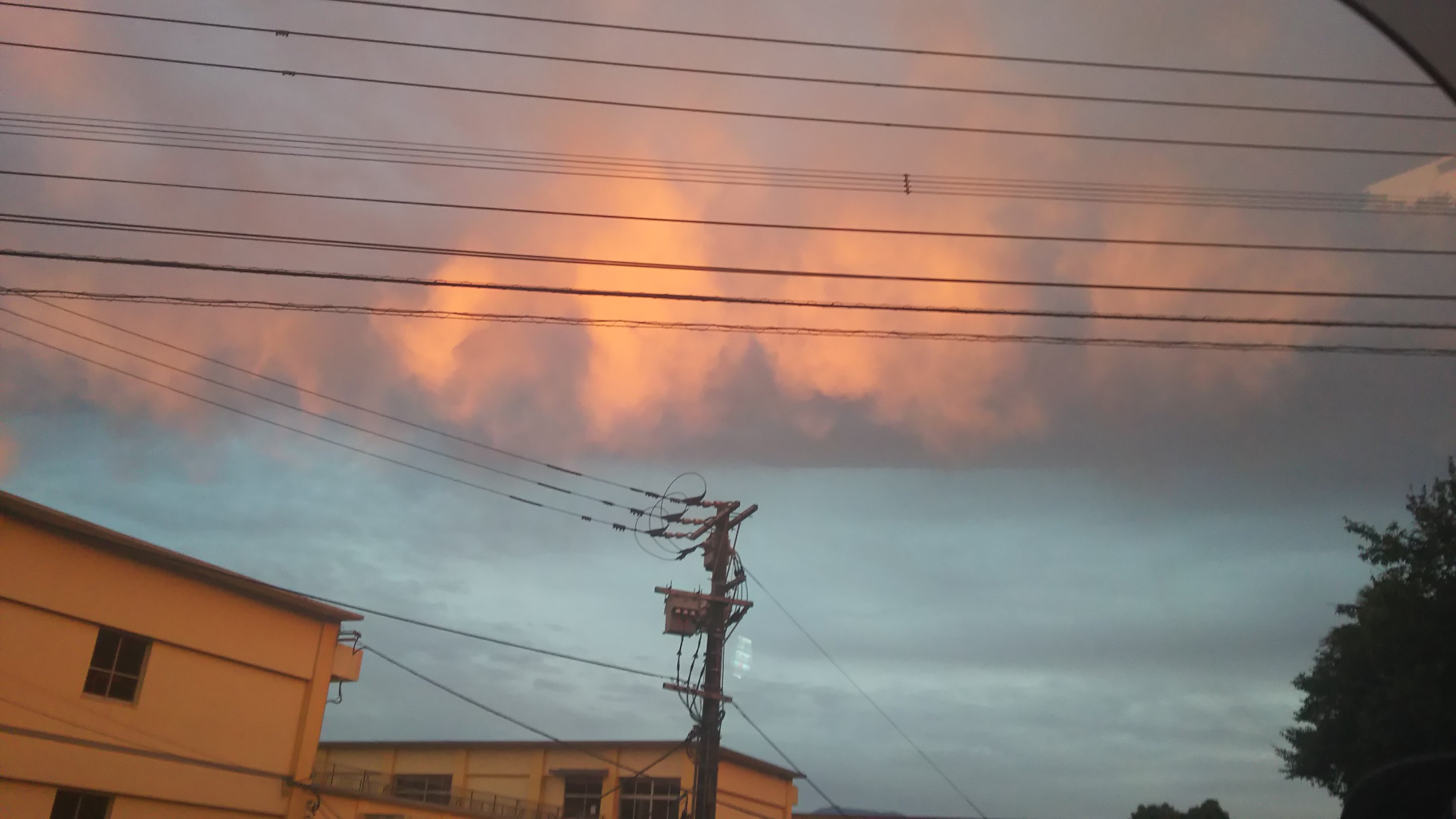 No.31717-1 地震雲