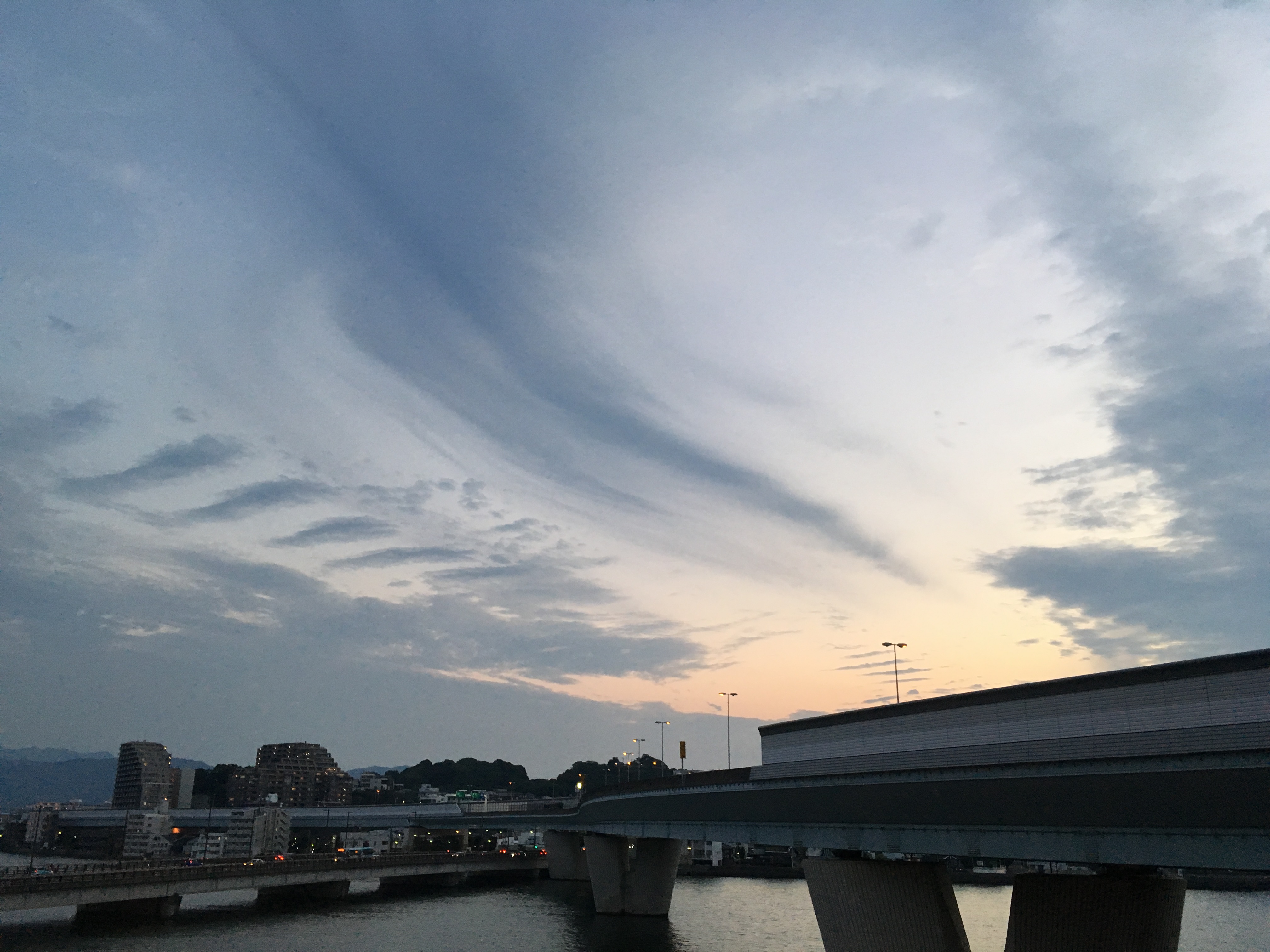 No.32039-1 地震雲