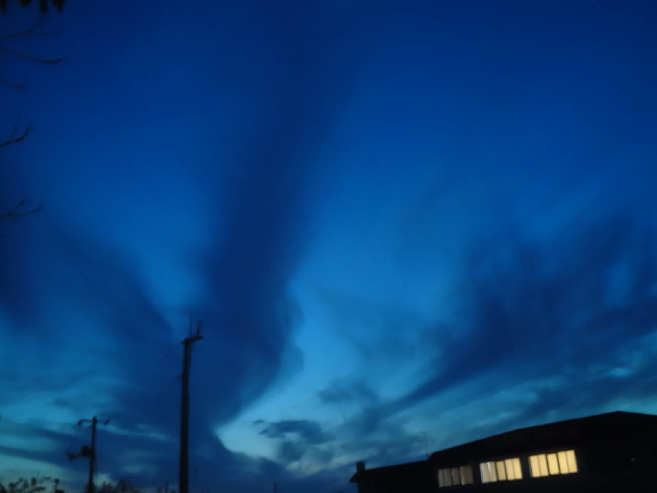 No.32042-1 地震雲