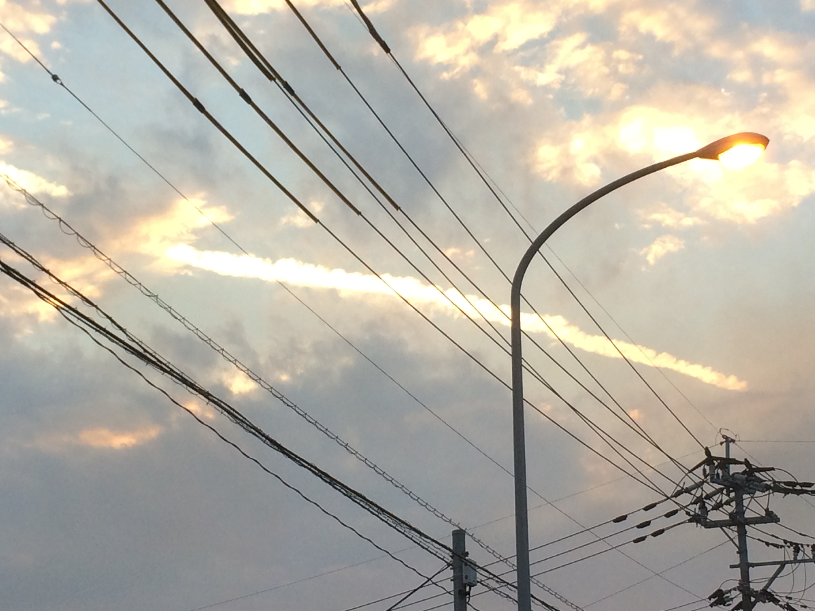 No.32053-1 地震雲