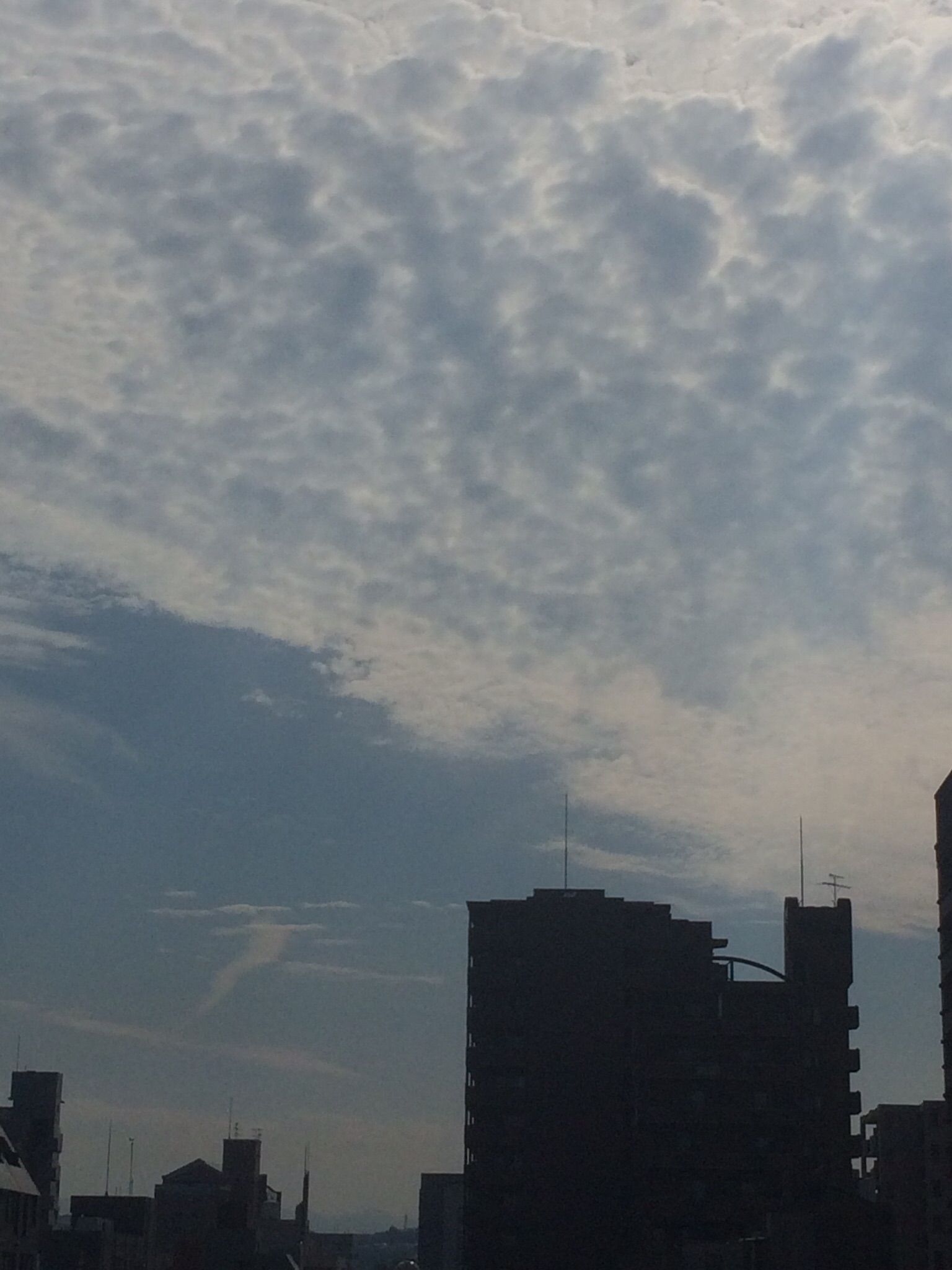 No.32072-1 地震雲