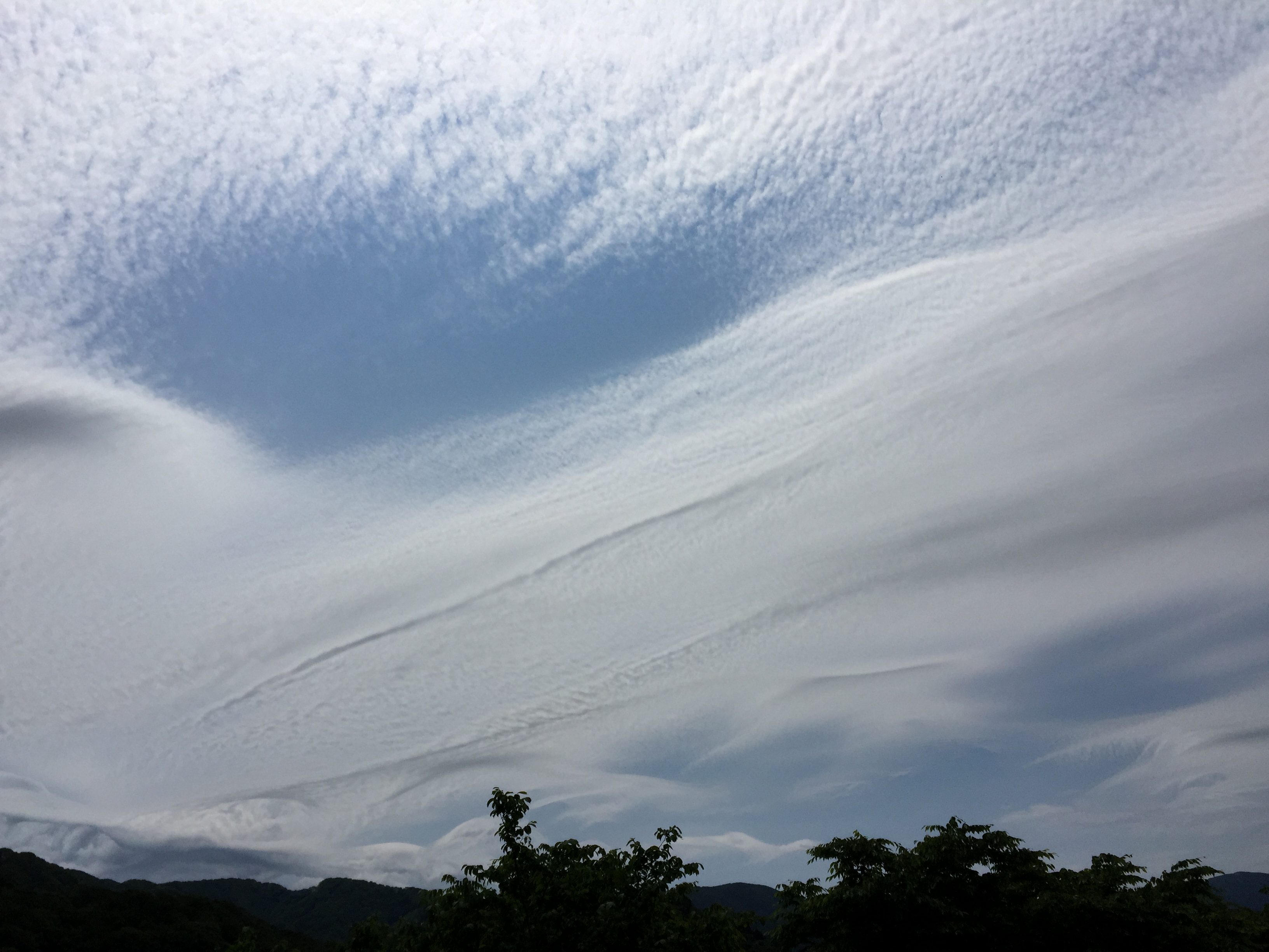 No.32145-1 地震雲