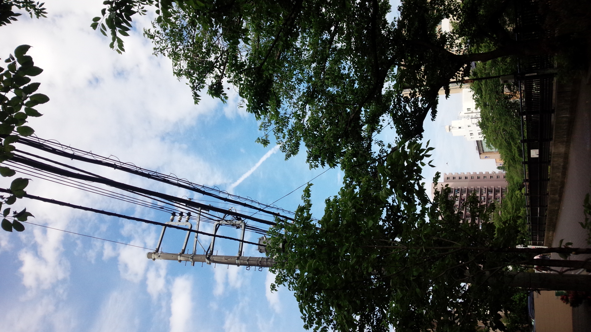 No.32180-1 地震雲