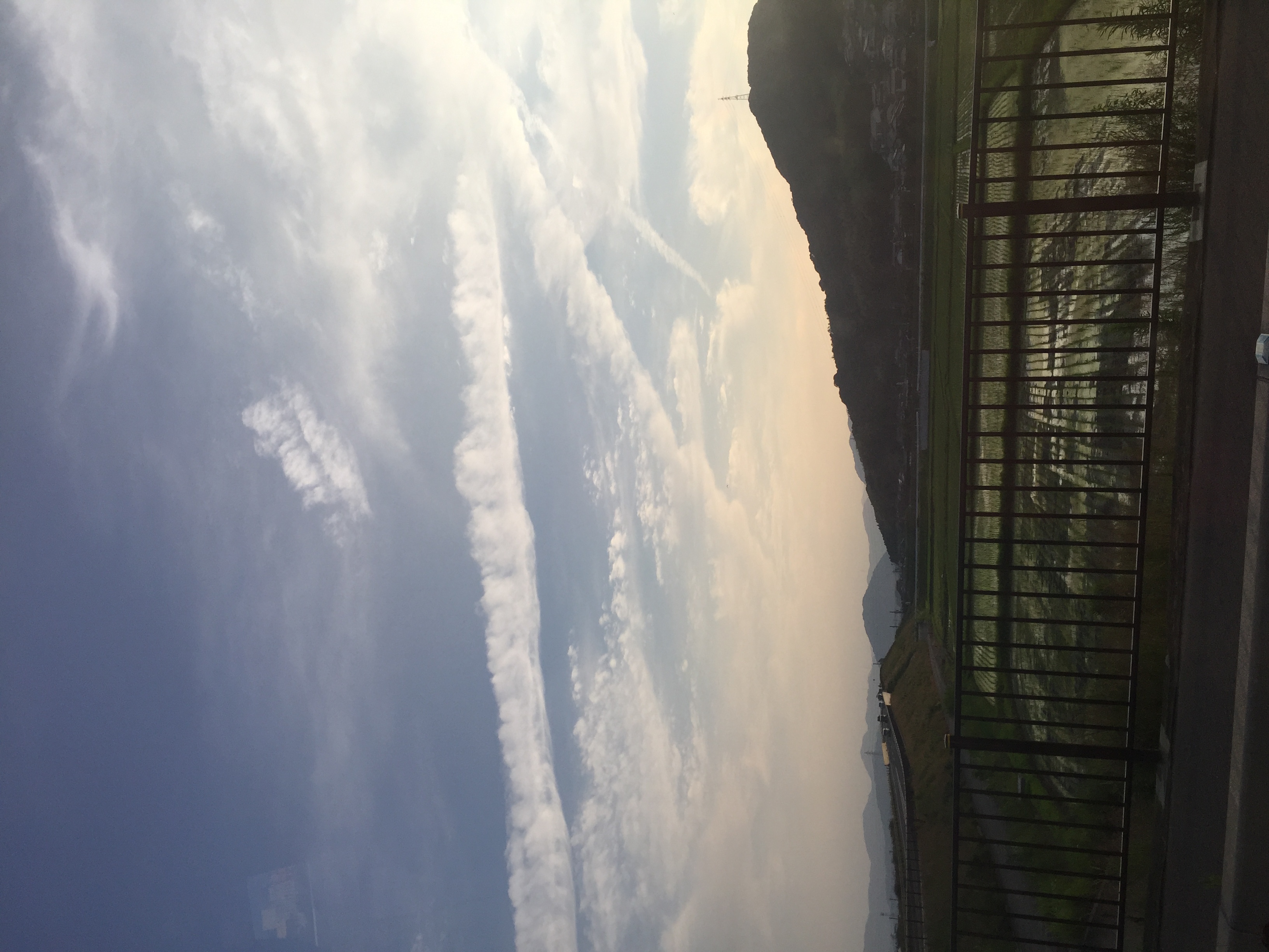 No.32429-1 地震雲