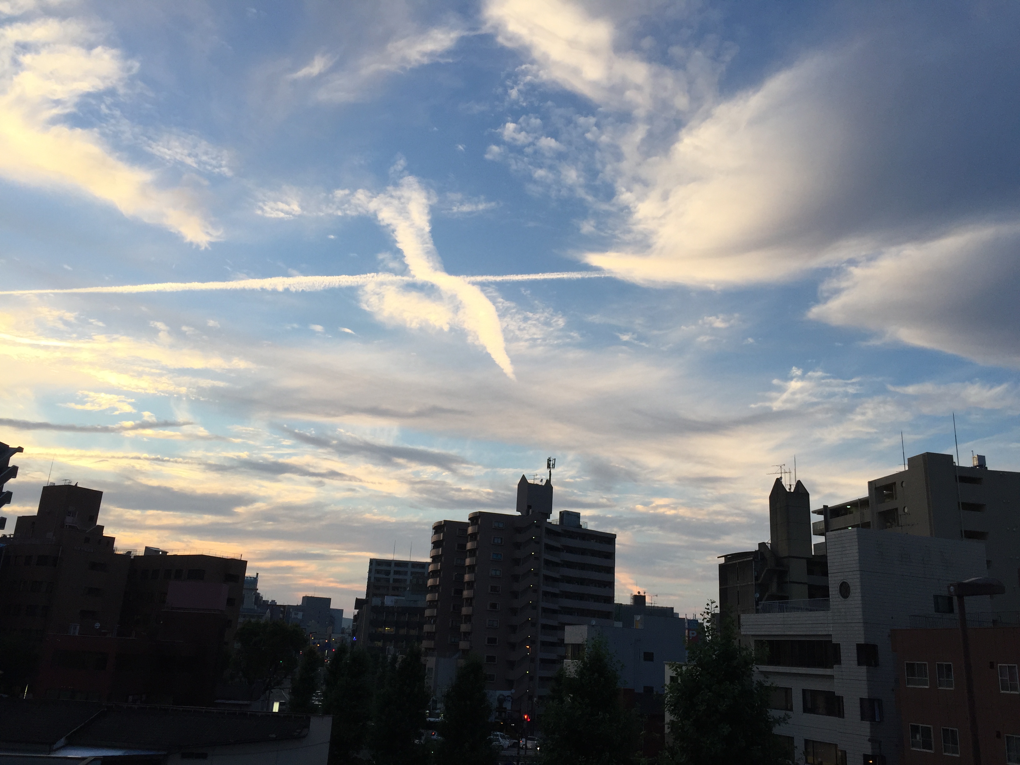 No.32443-1 地震雲