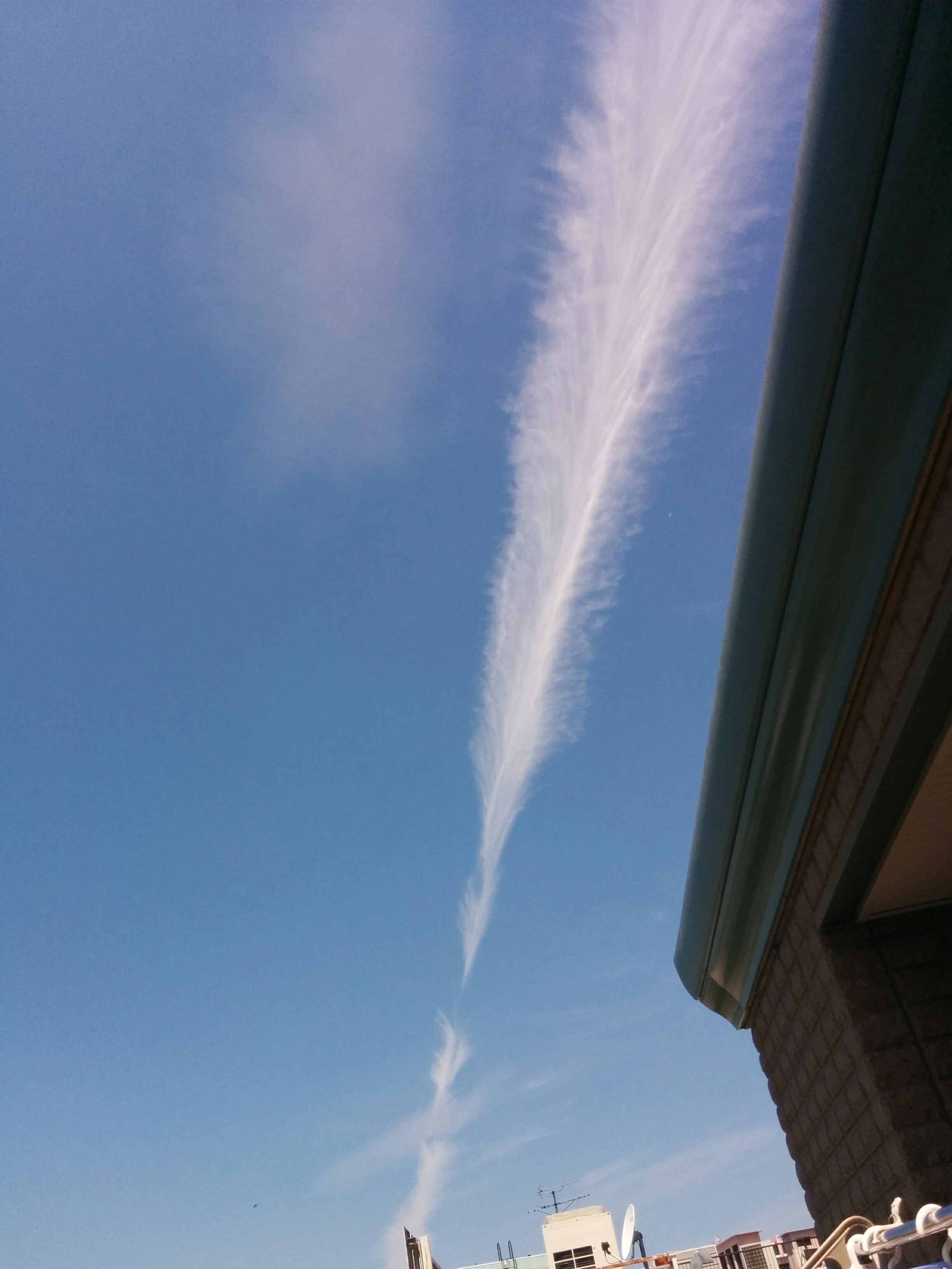 No.32546-1 地震雲