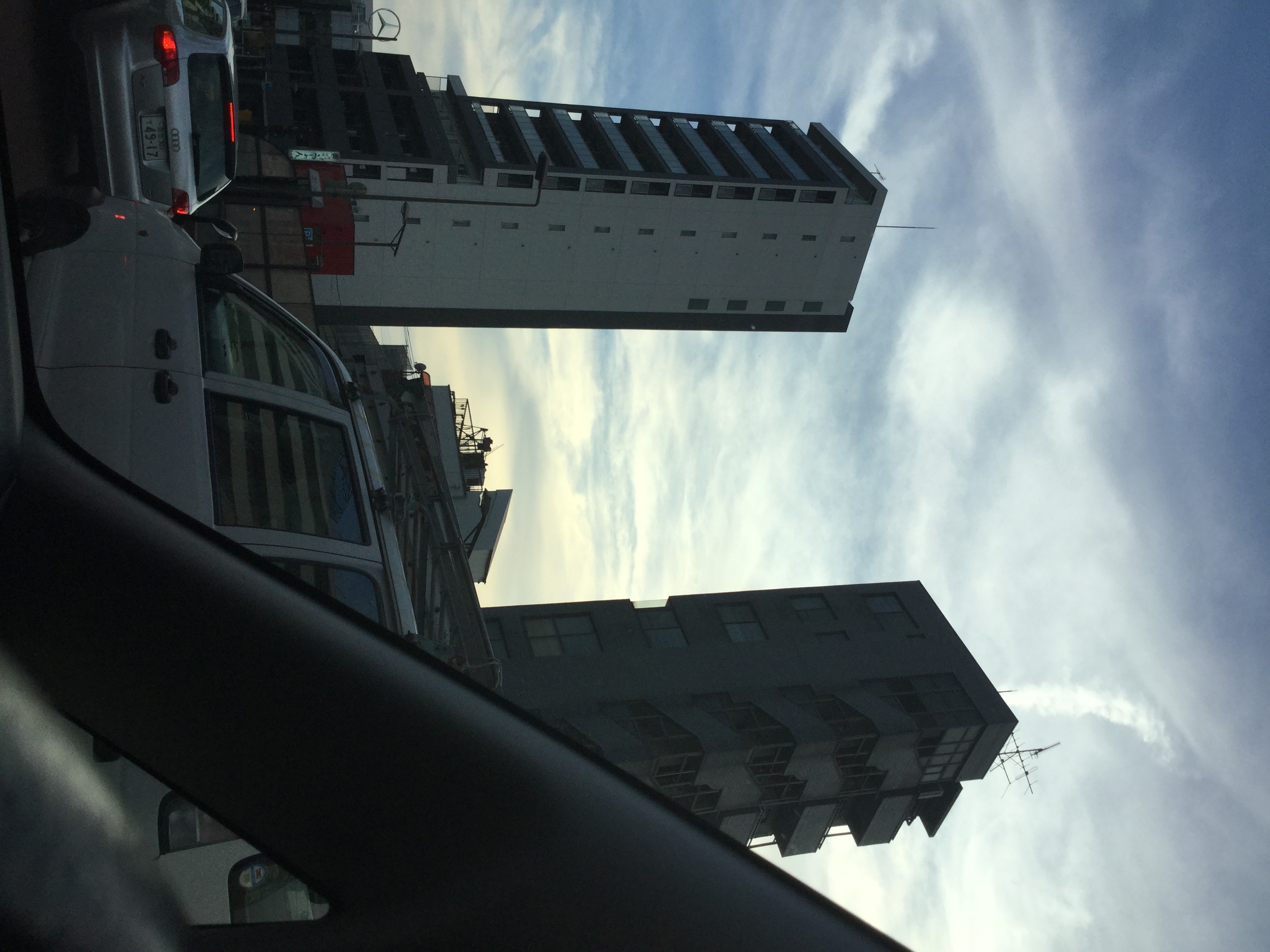 No.32568-1 地震雲