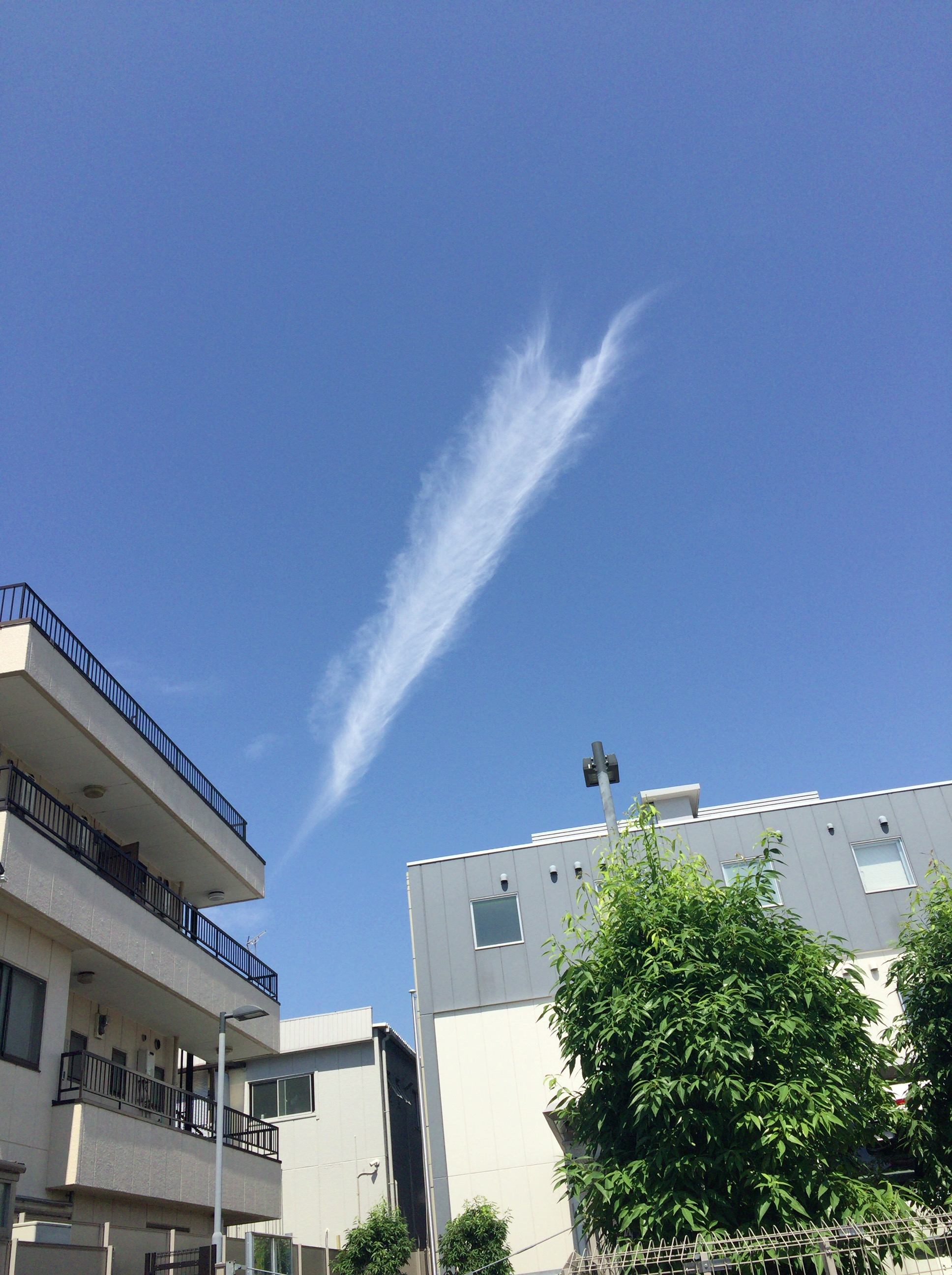 No.32623-1 地震雲