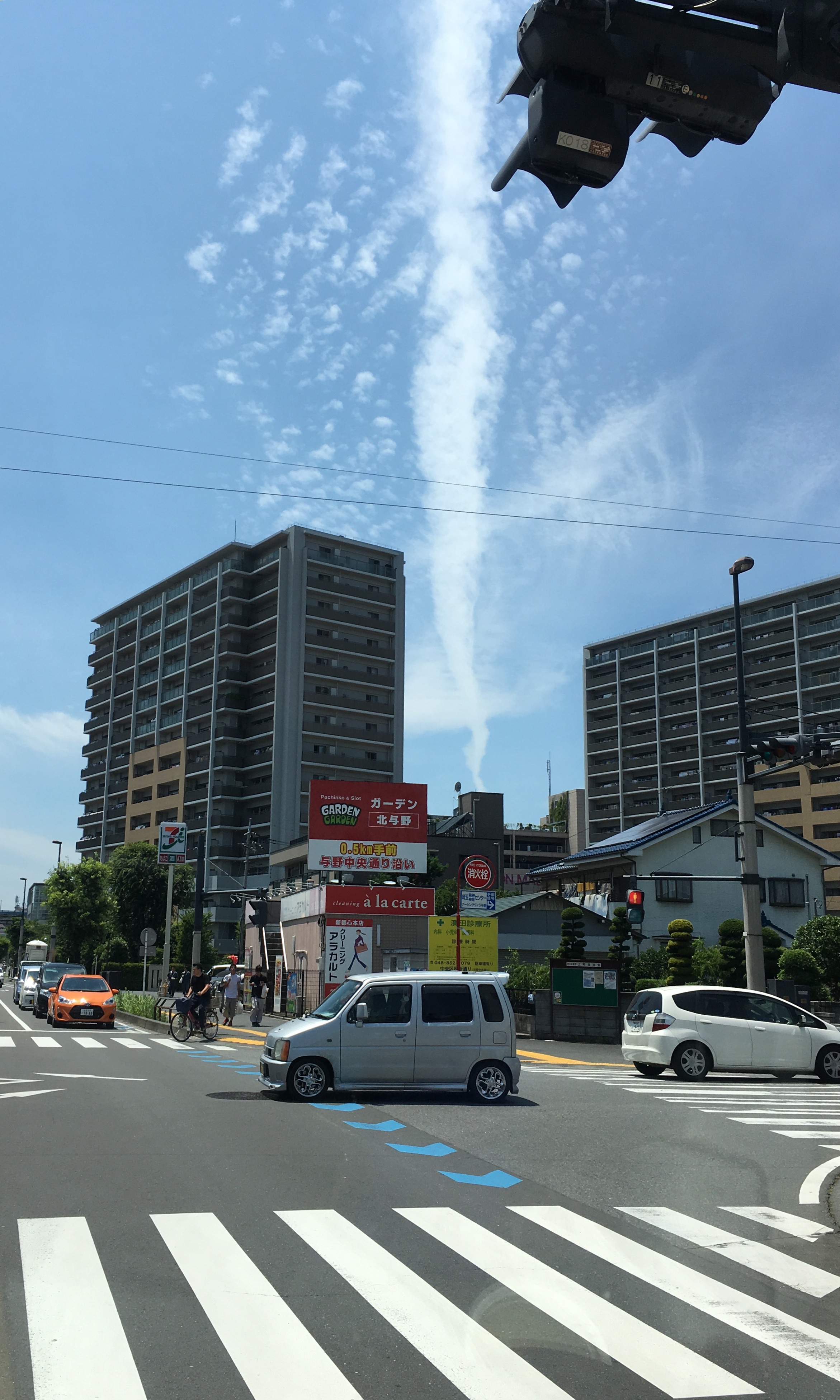 No.32648-1 地震雲