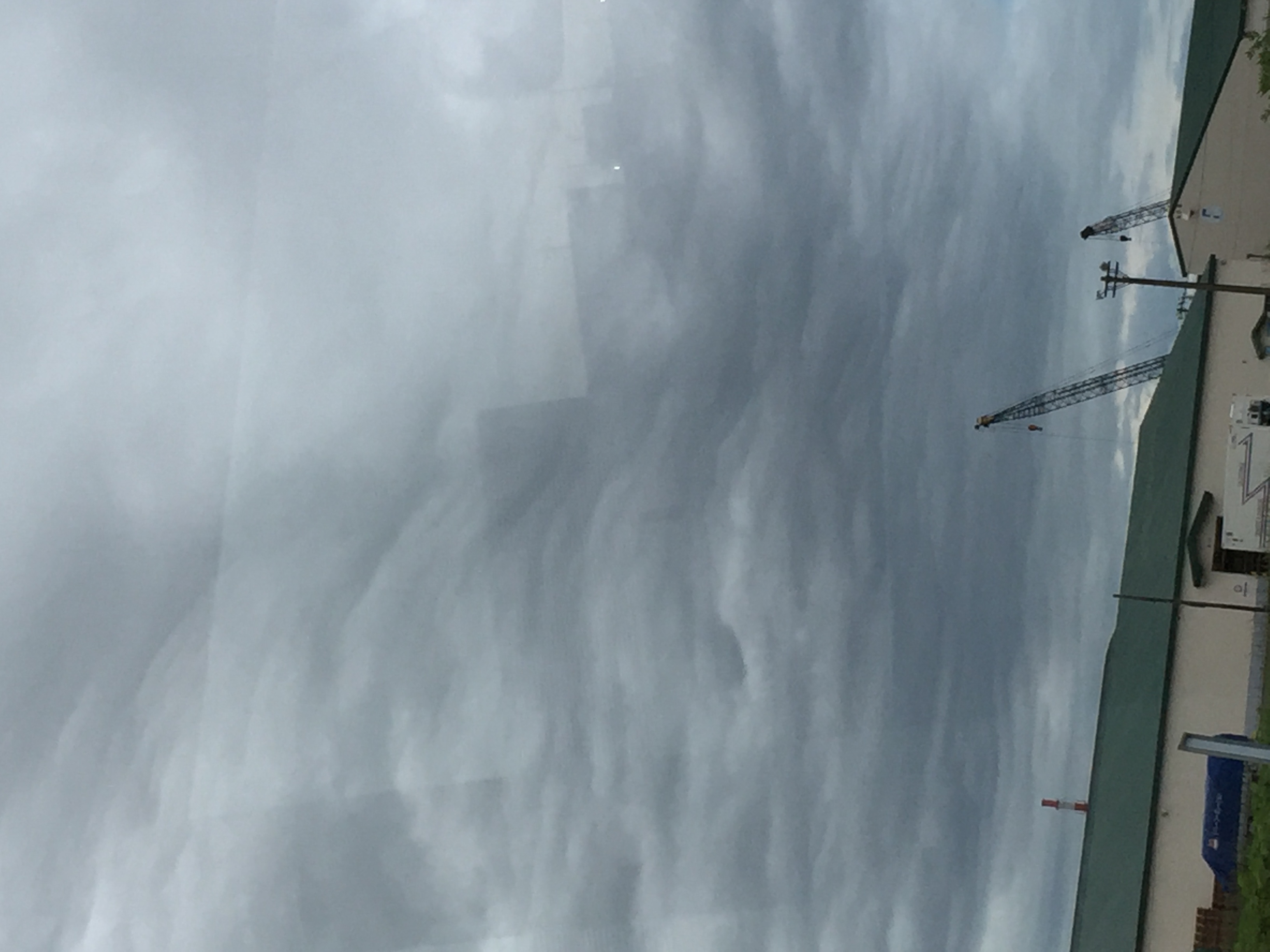 No.32660-1 地震雲