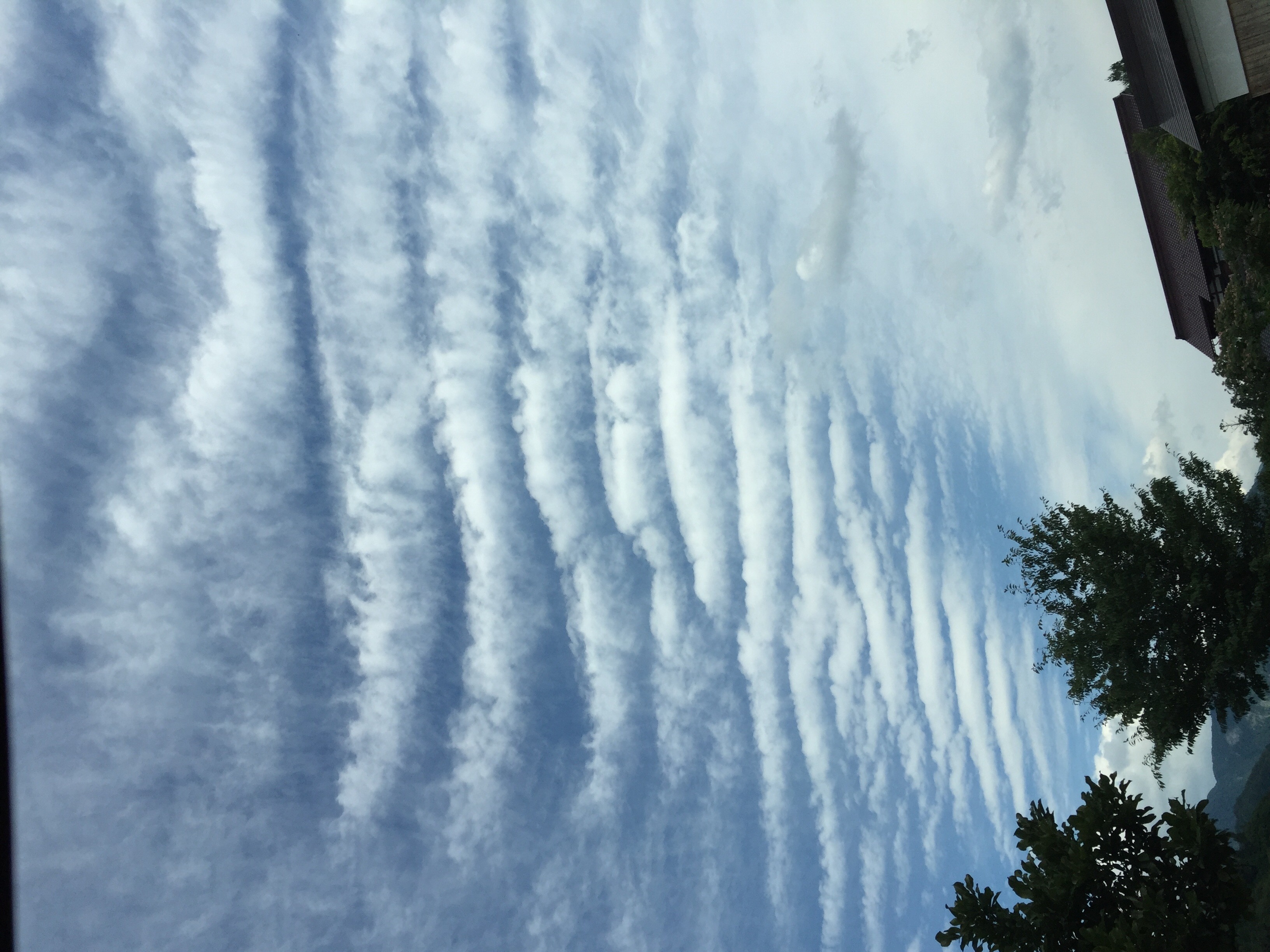 No.32782-1 地震雲