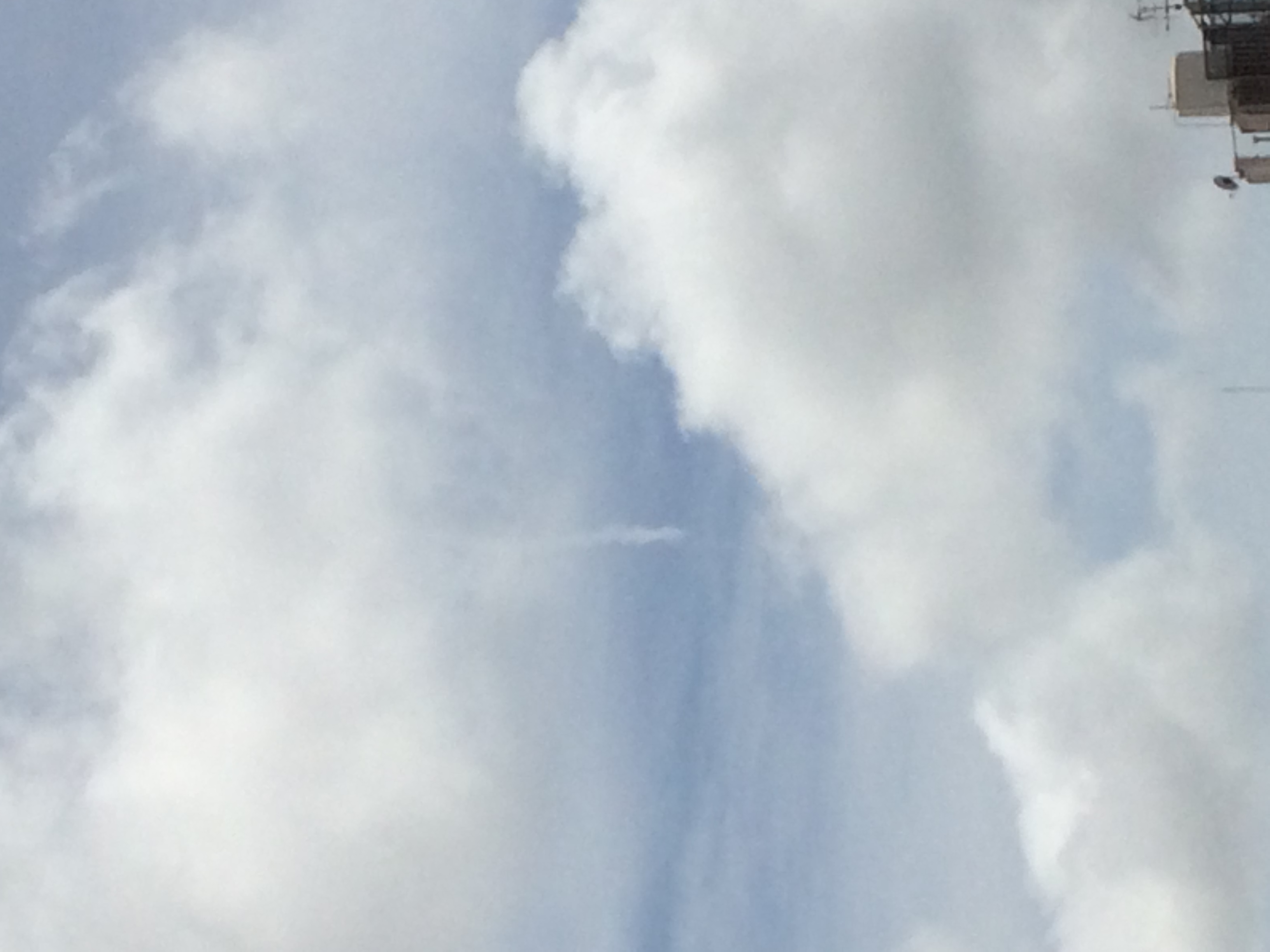 No.32786-1 地震雲