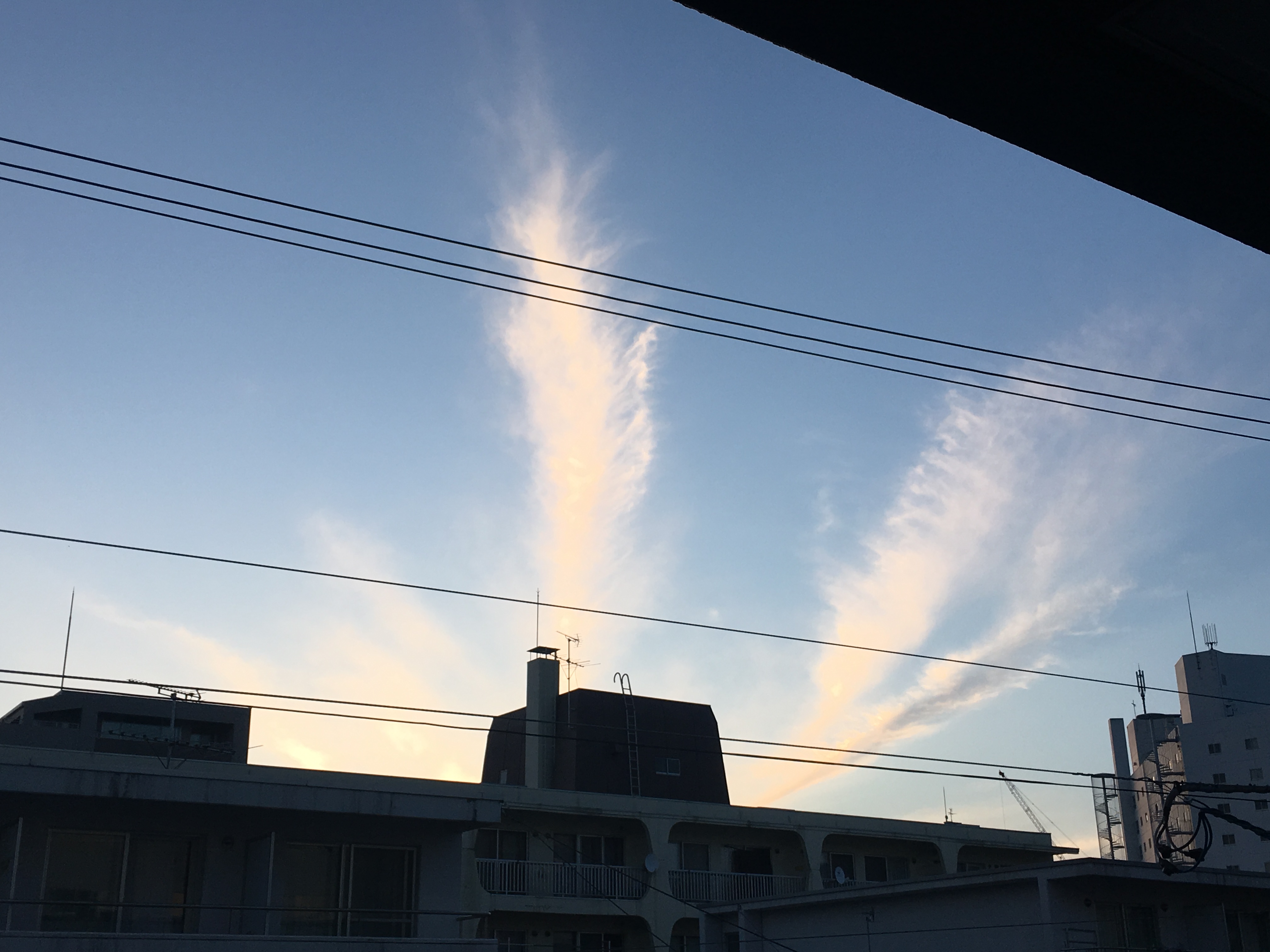 No.33006-1 地震雲