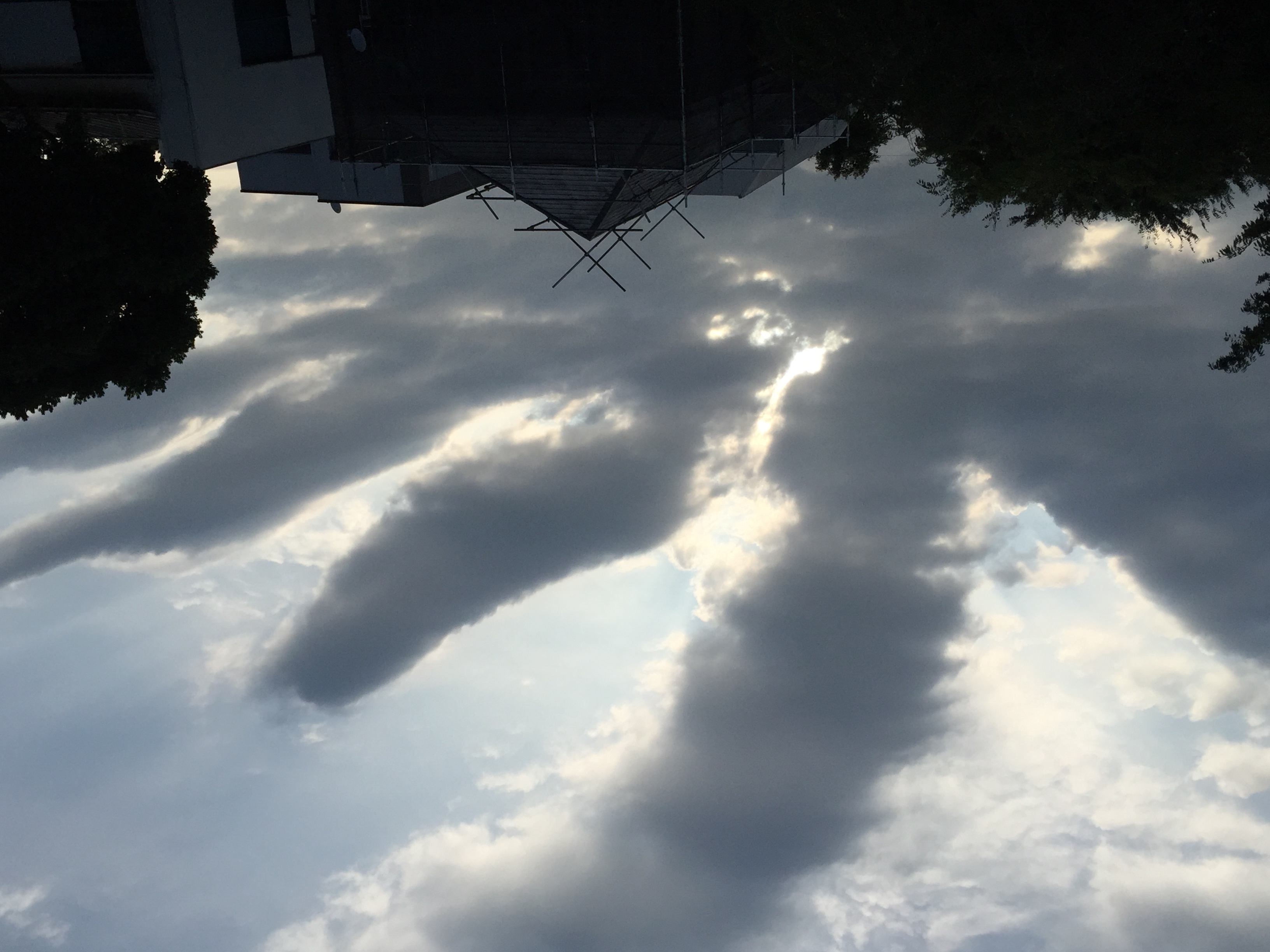 No.33150-1 地震雲