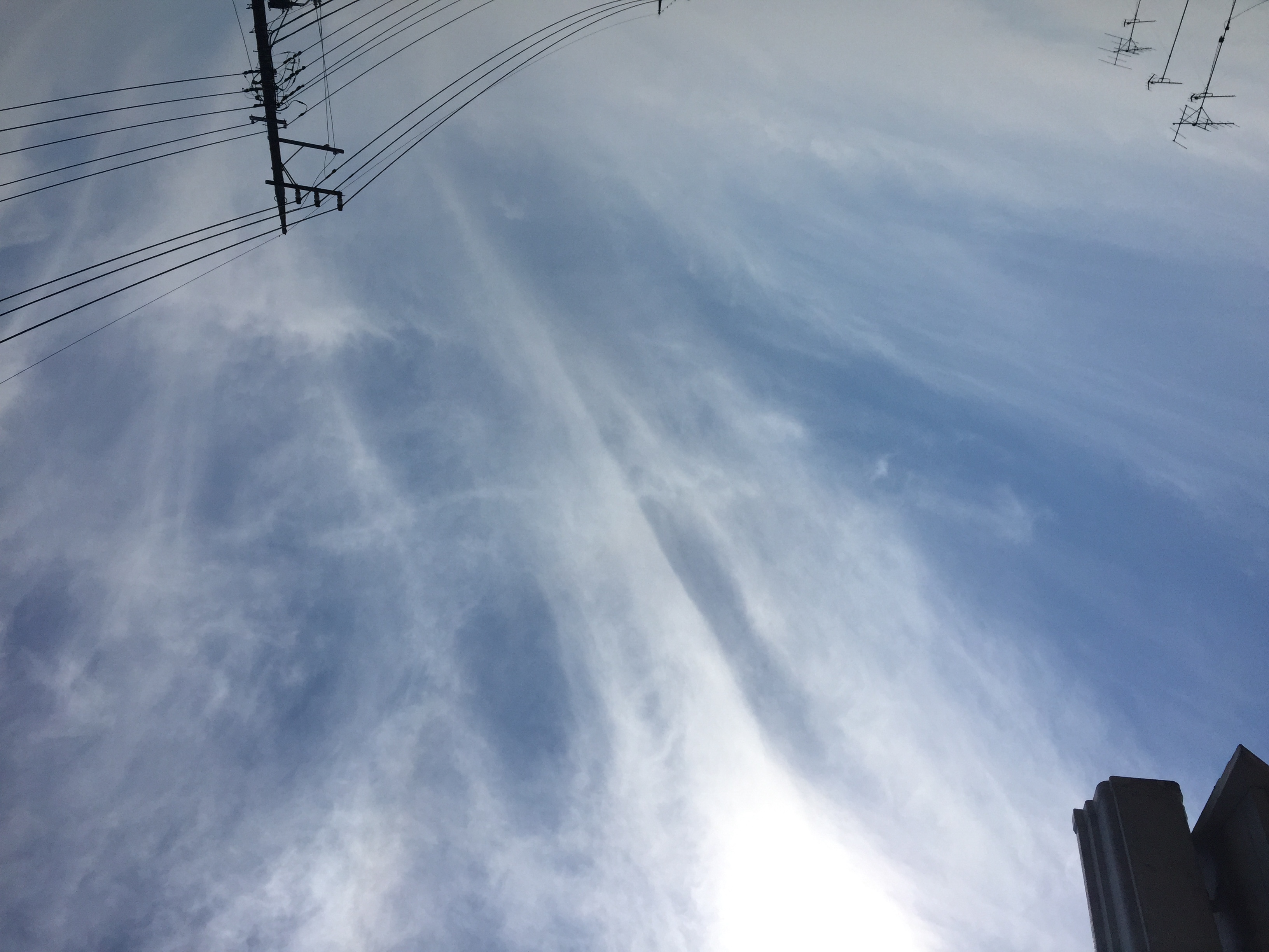 No.33594-1 地震雲