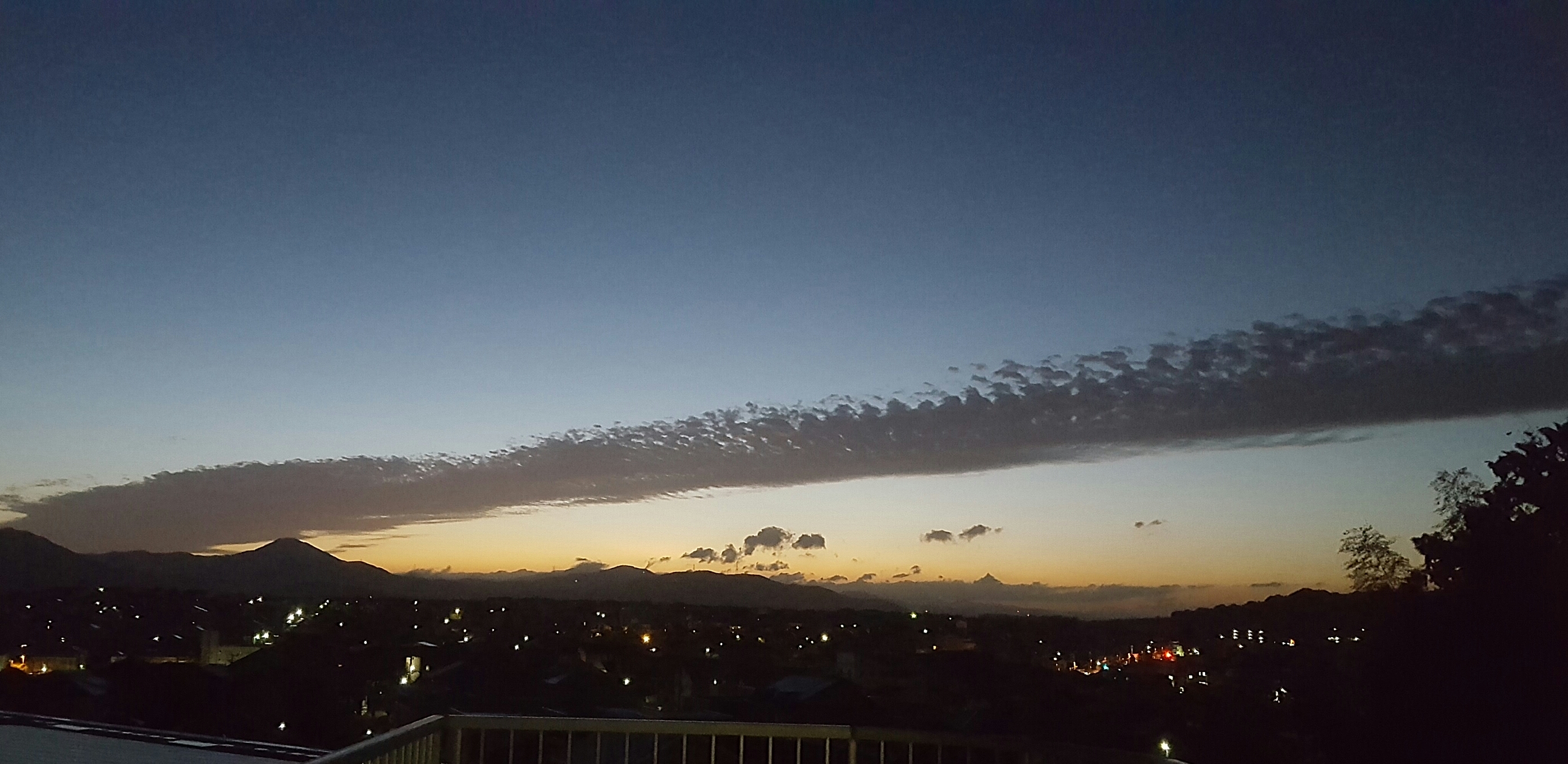 No.35665-1 地震雲