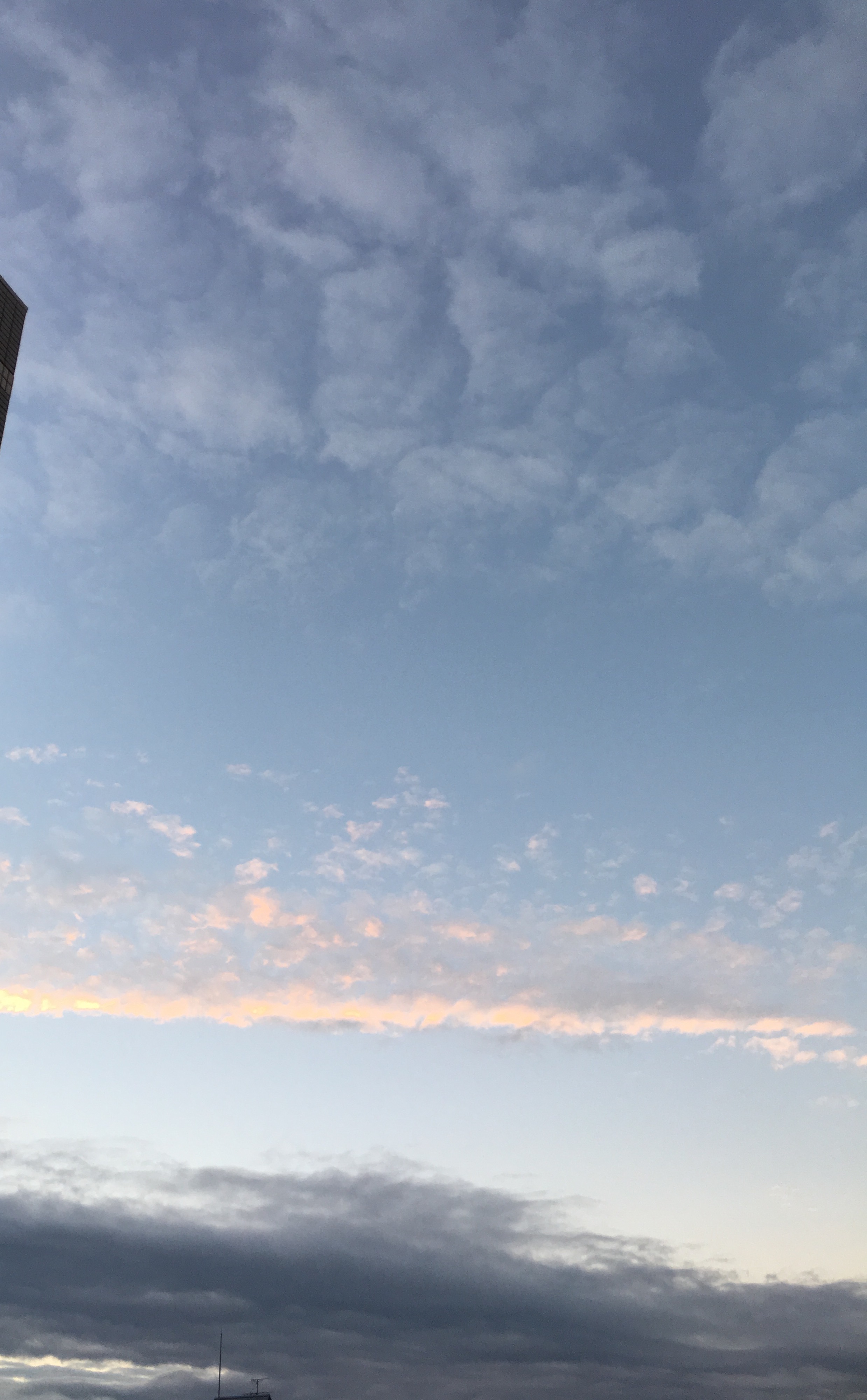 No.36611-1 地震雲