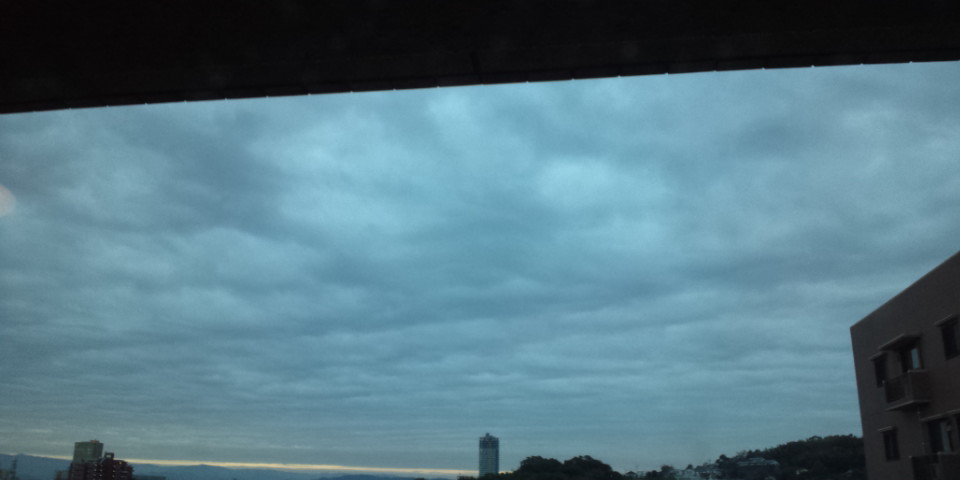 No.36647-1 地震雲