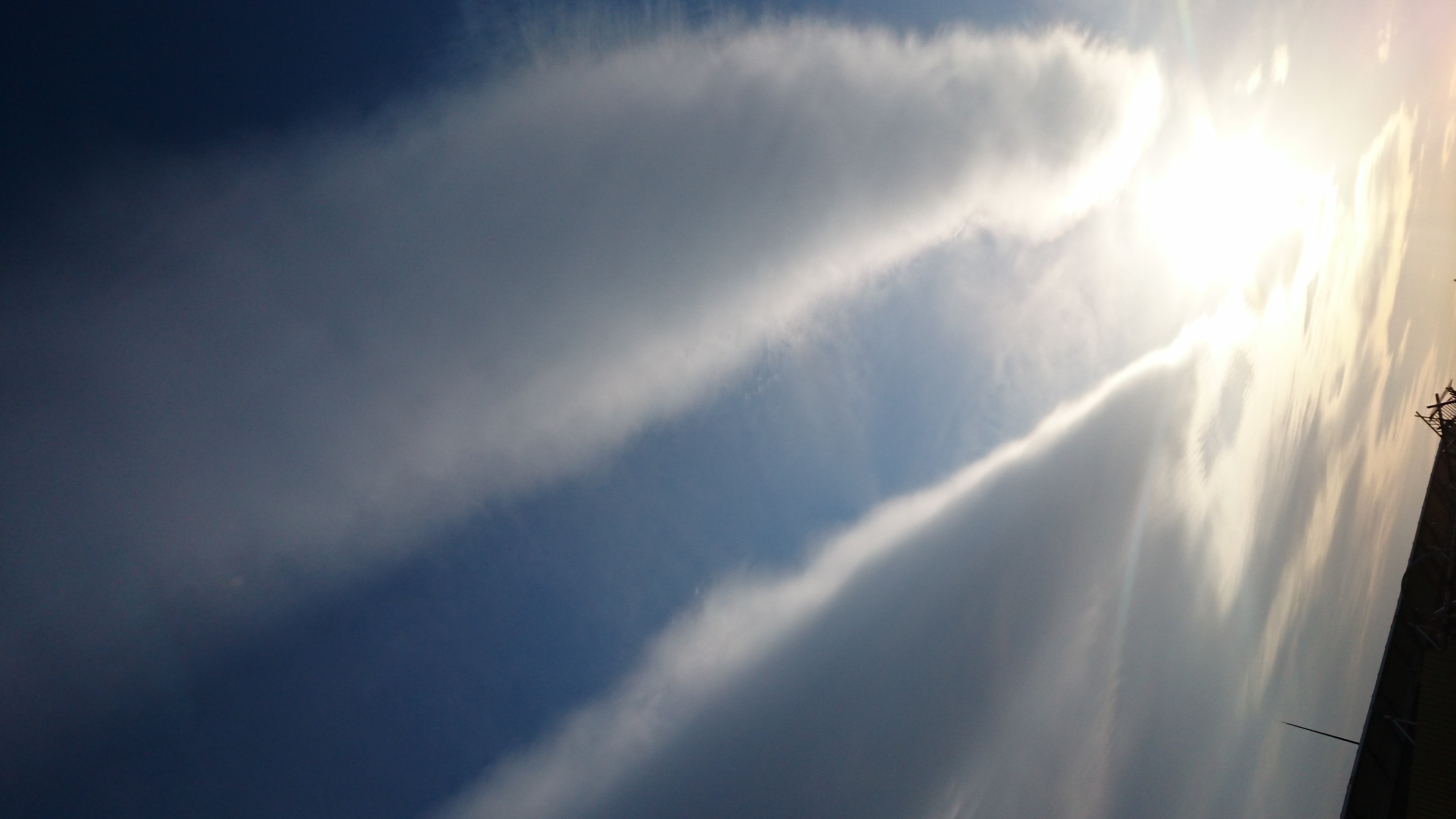 No.36679-1 地震雲