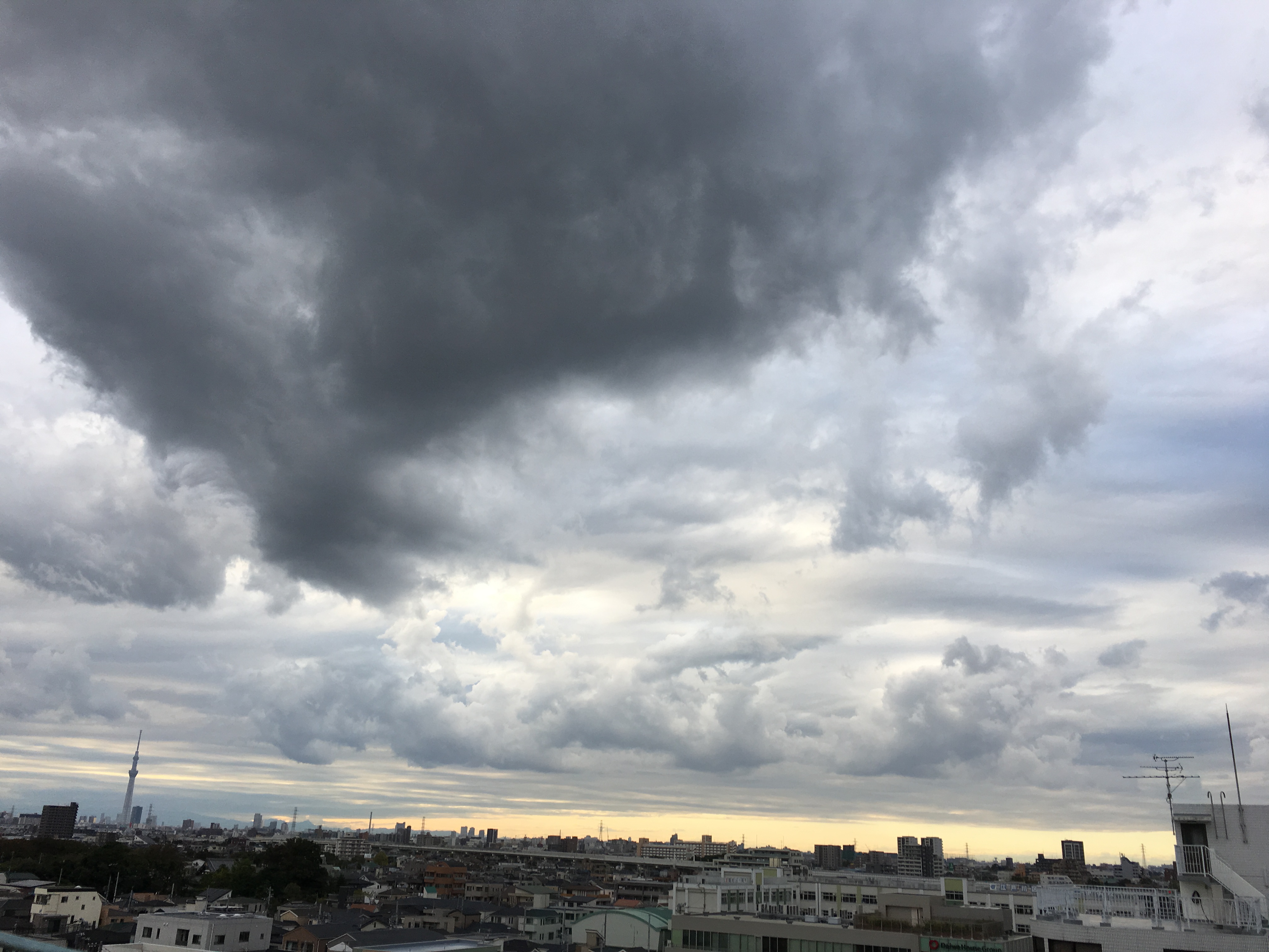 No.36718-1 地震雲