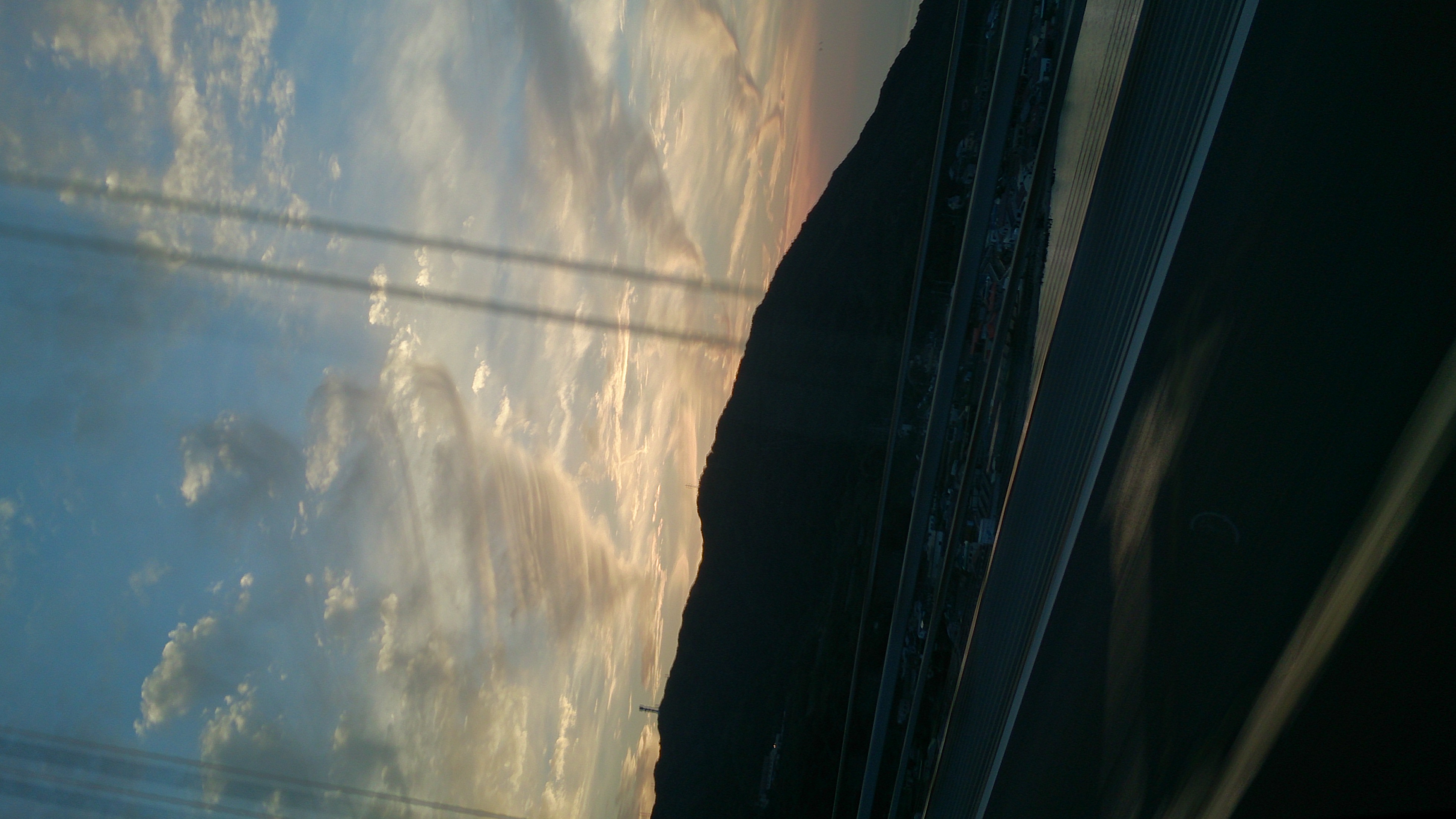 No.36813-1 地震雲