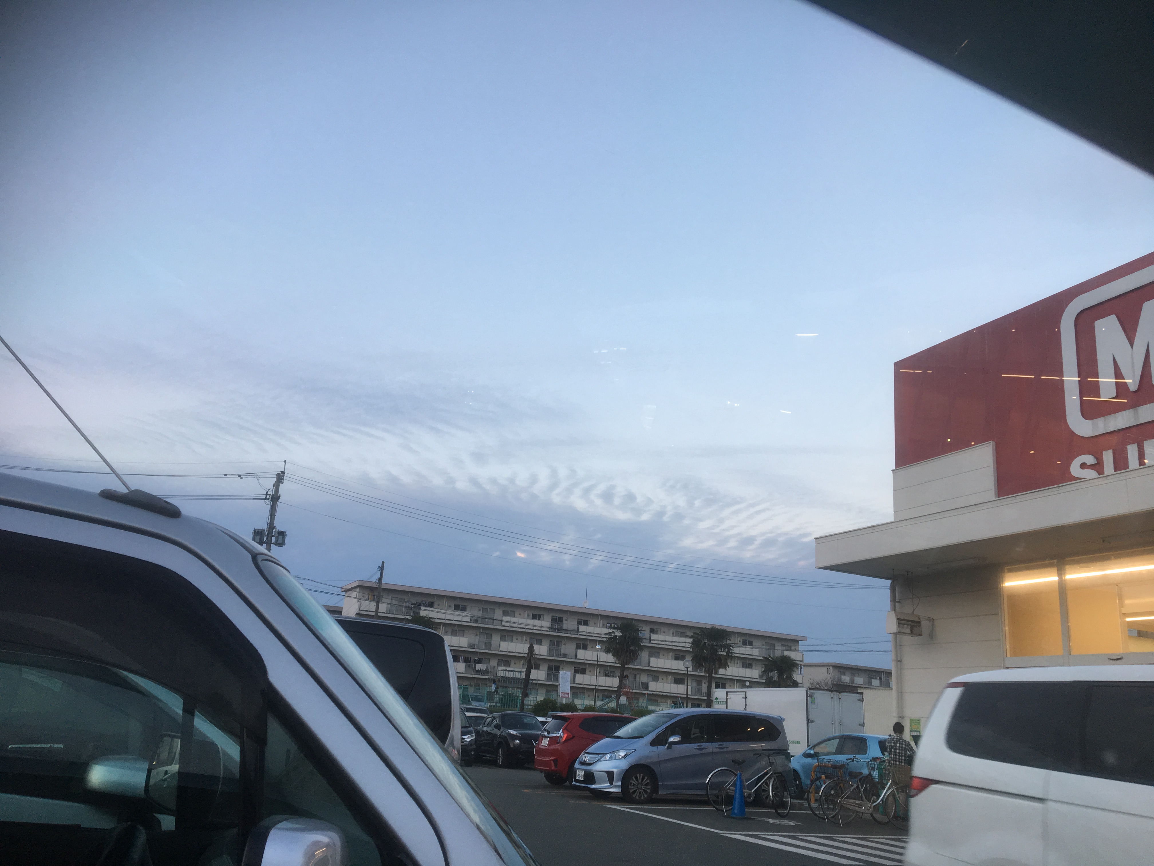 No.37289-1 地震雲