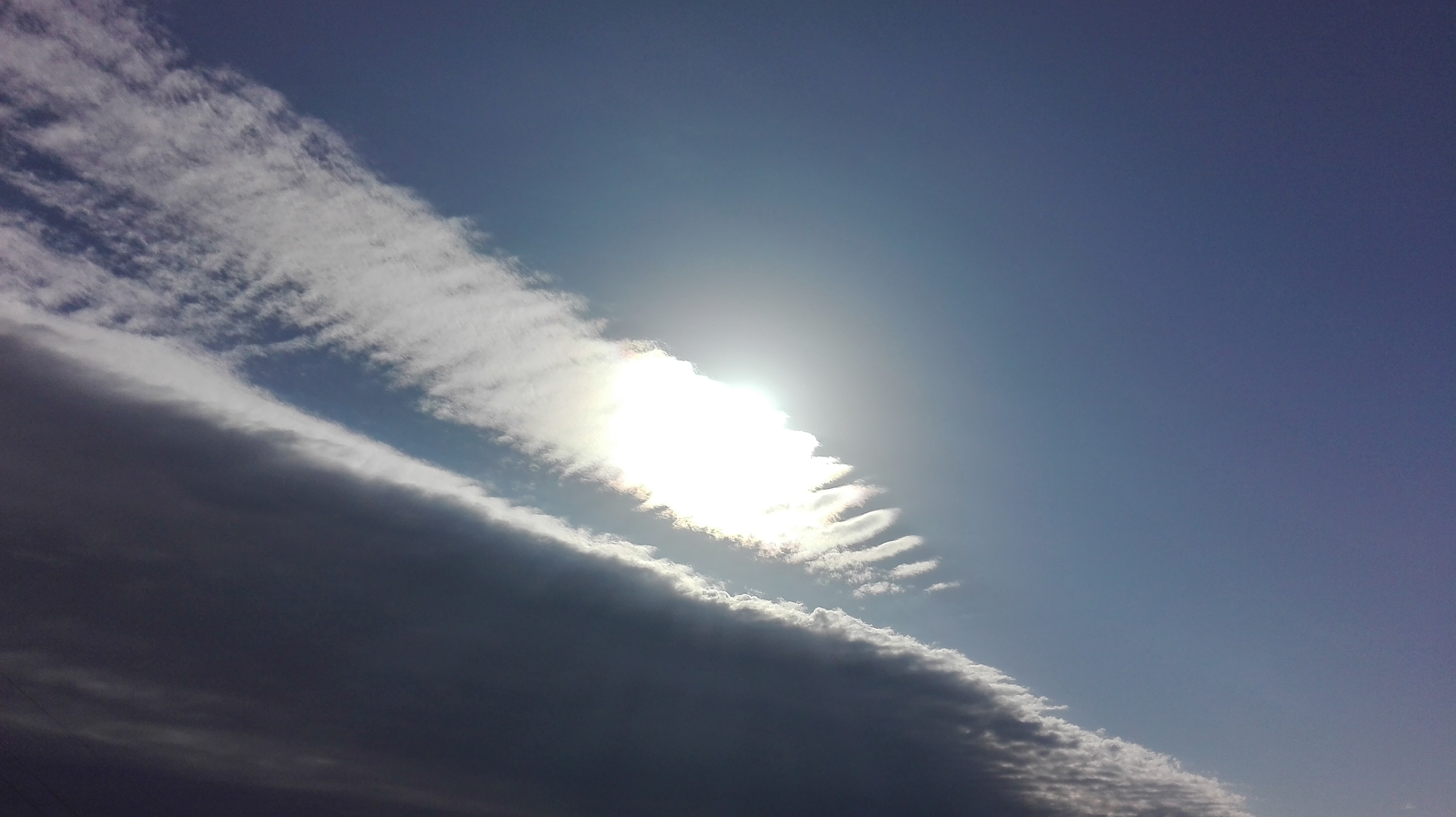 No.37692-1 地震雲