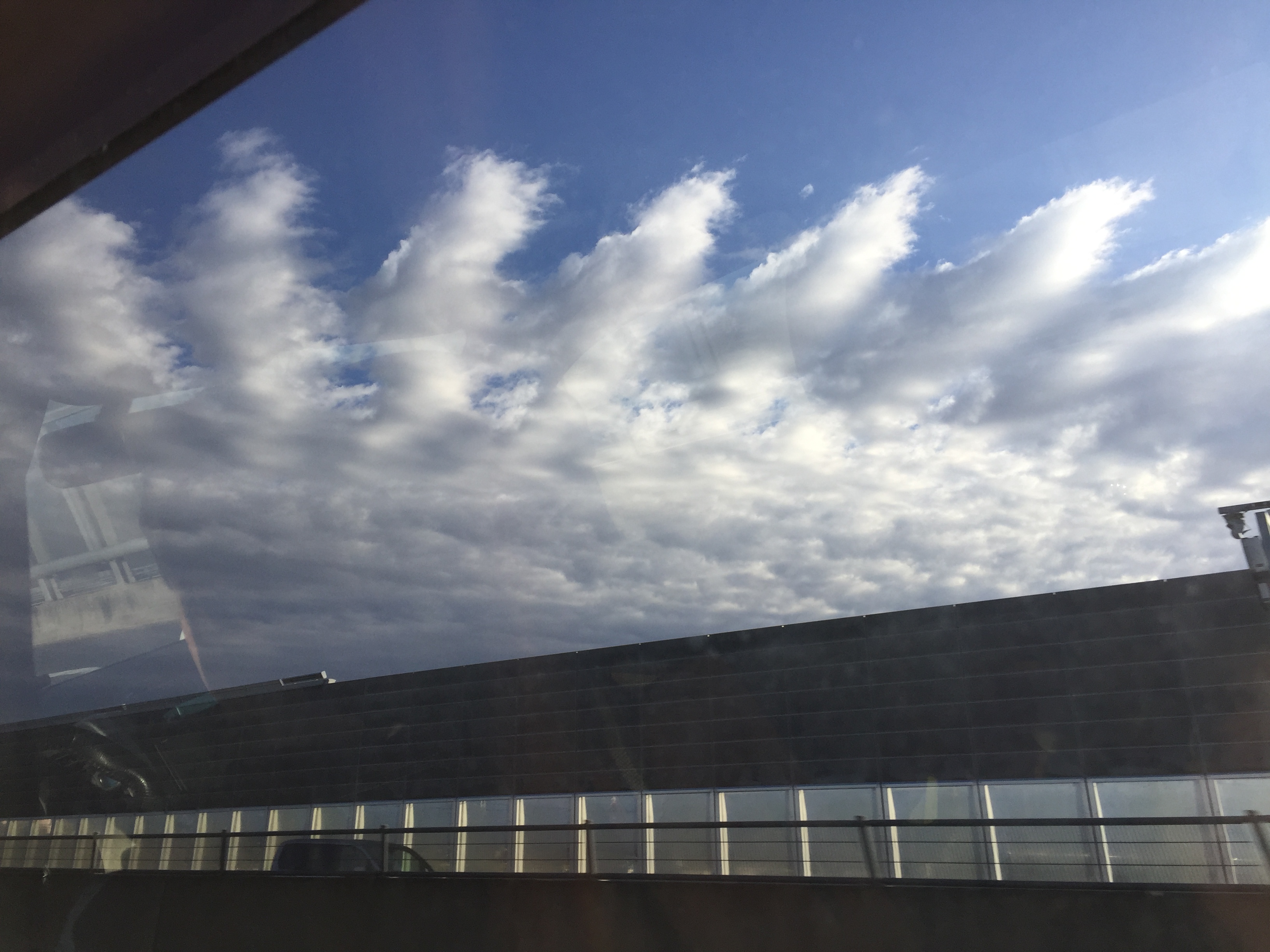 No.37813-1 地震雲