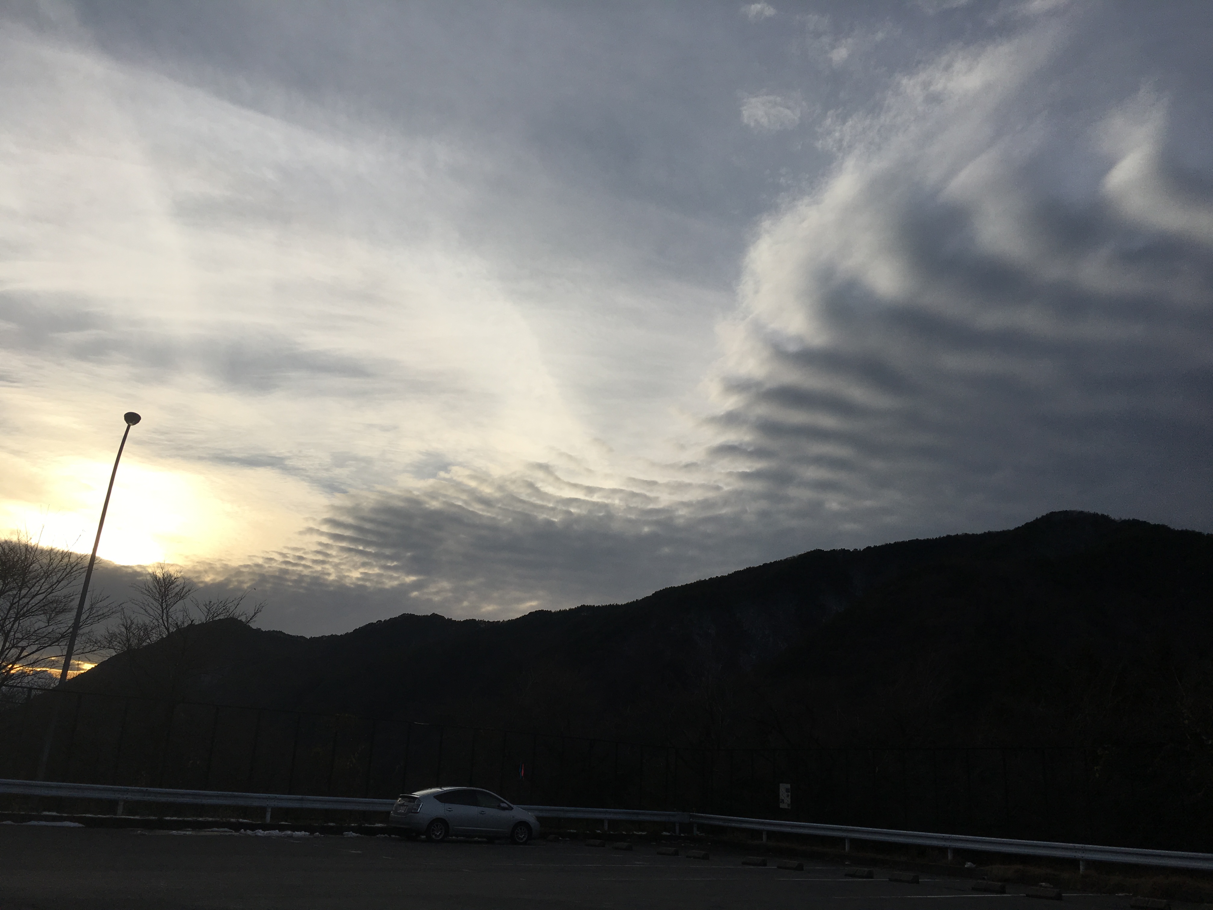 No.37971-1 地震雲