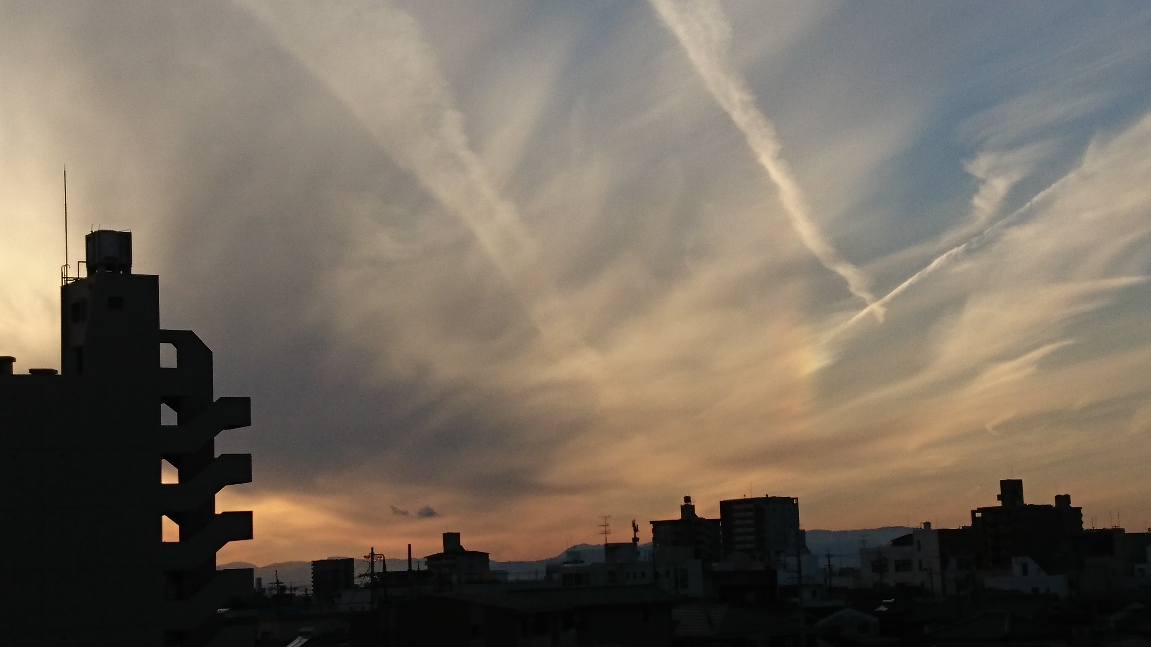 No.38717-1 地震雲