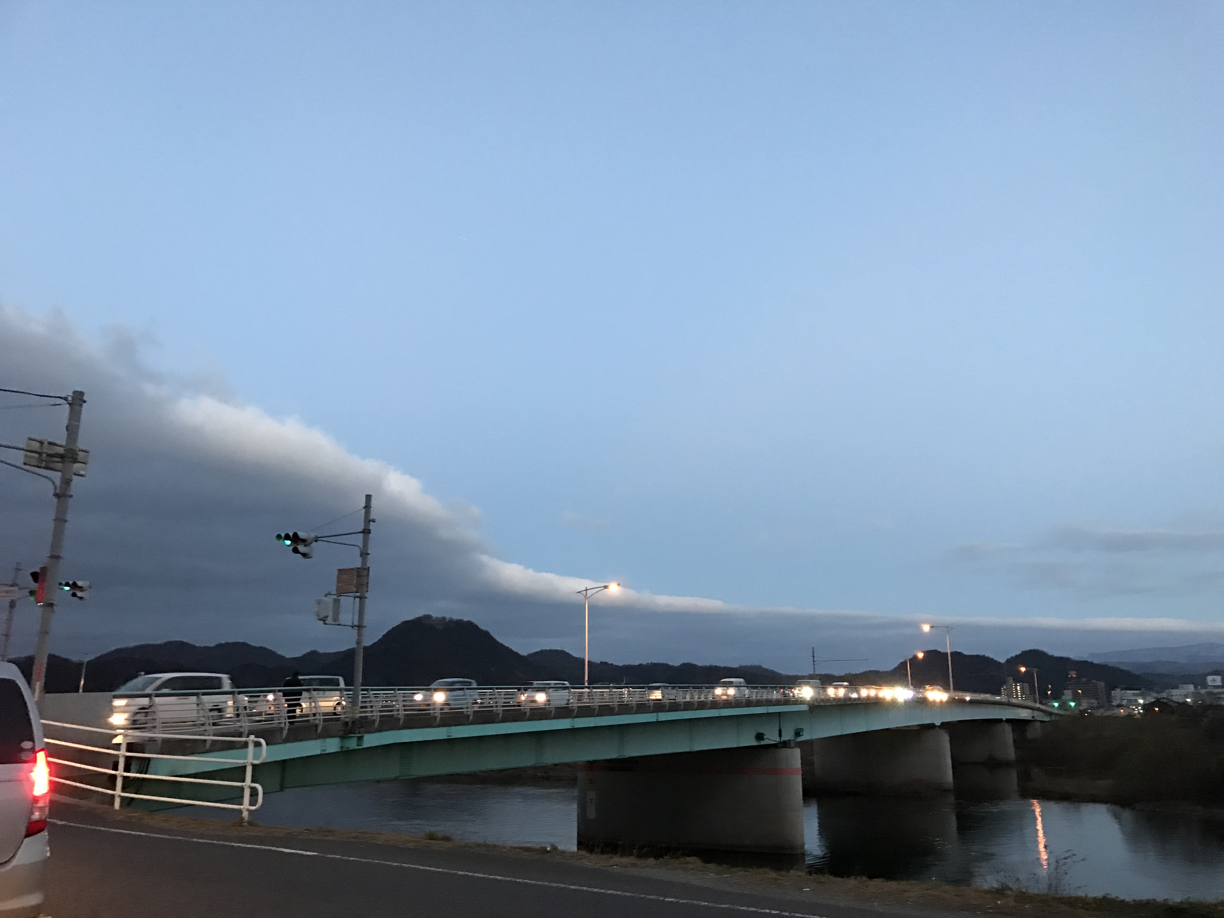 No.39653-1 地震雲