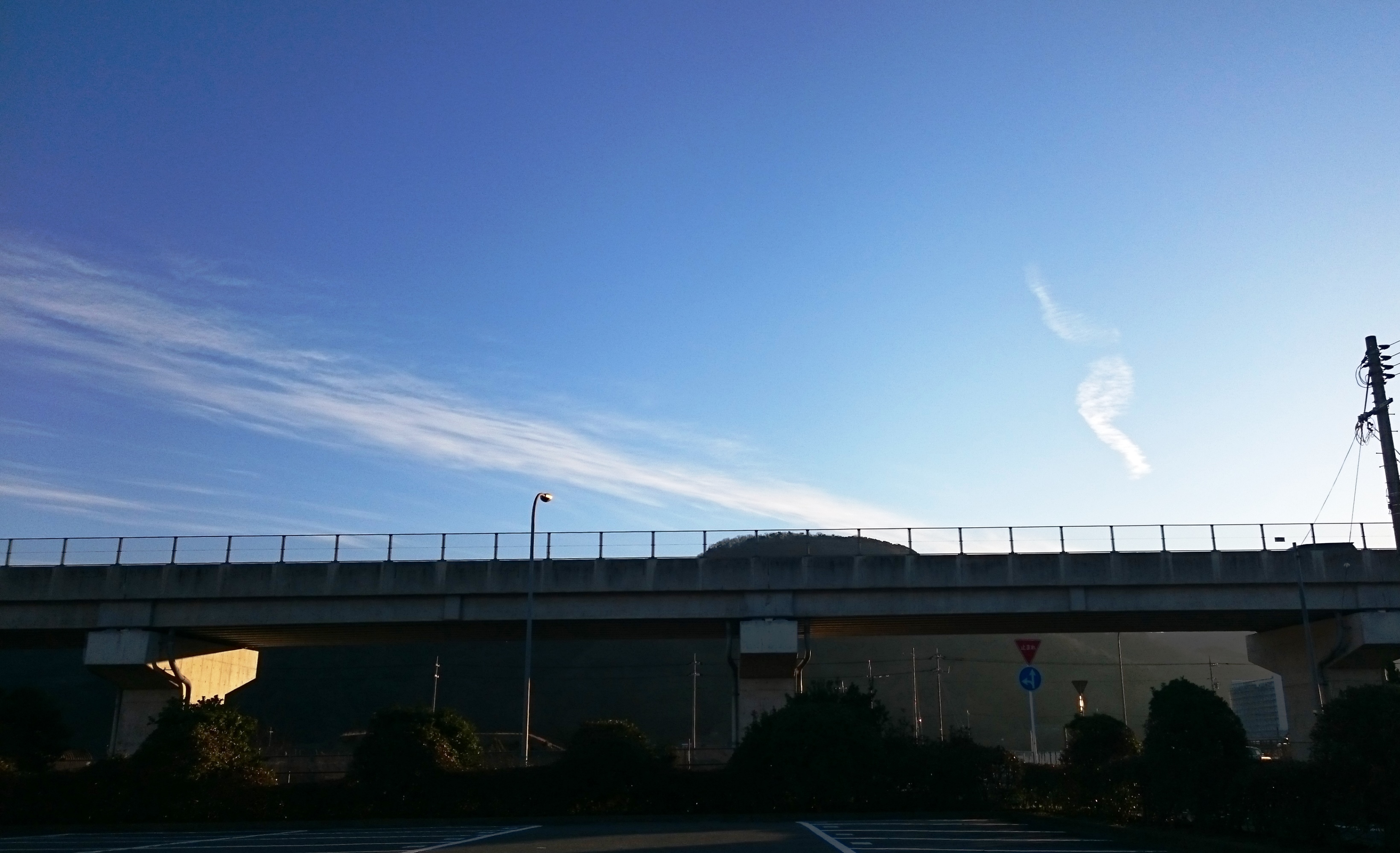 No.39696-1 地震雲