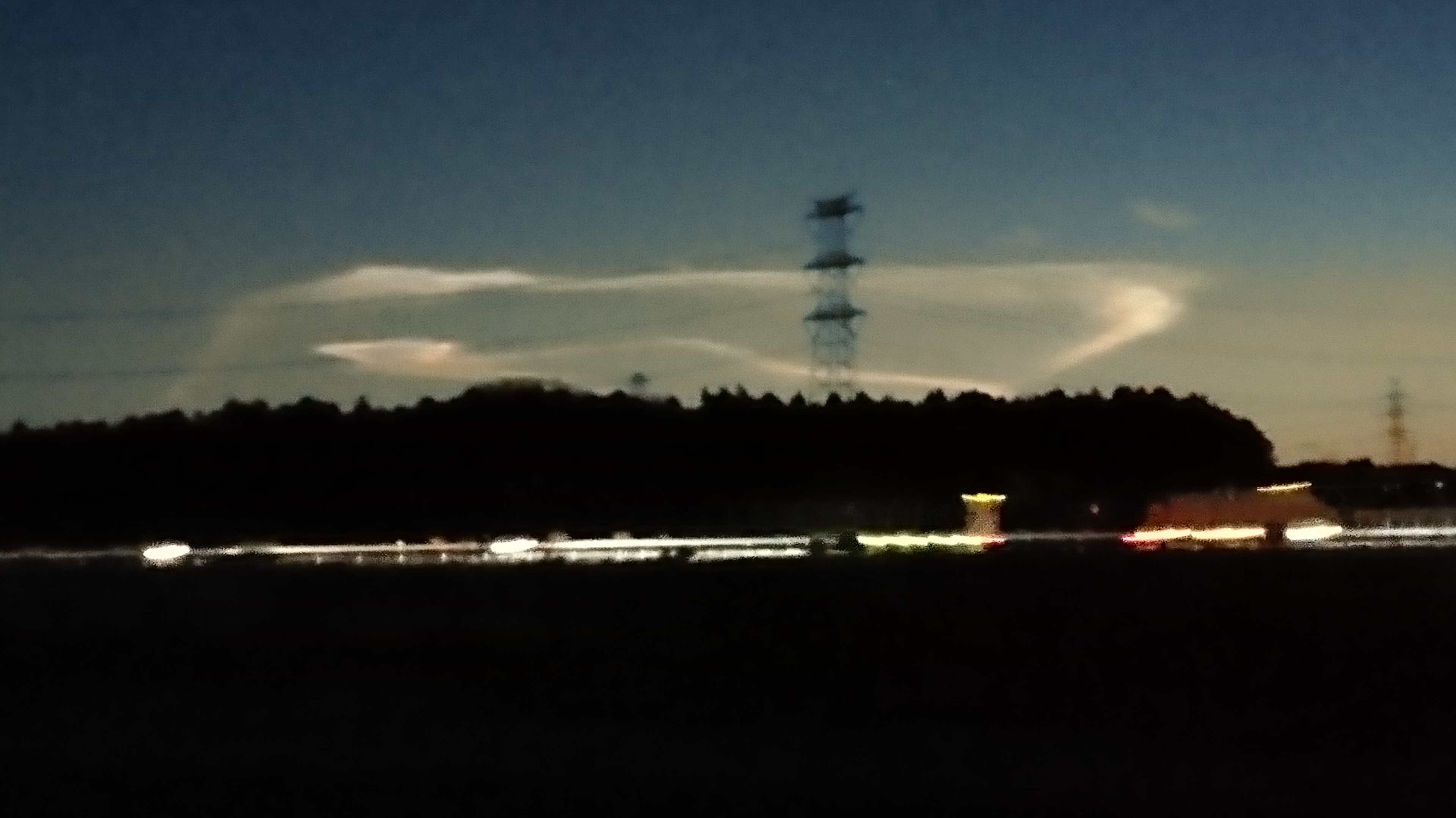 No.40090-1 地震雲