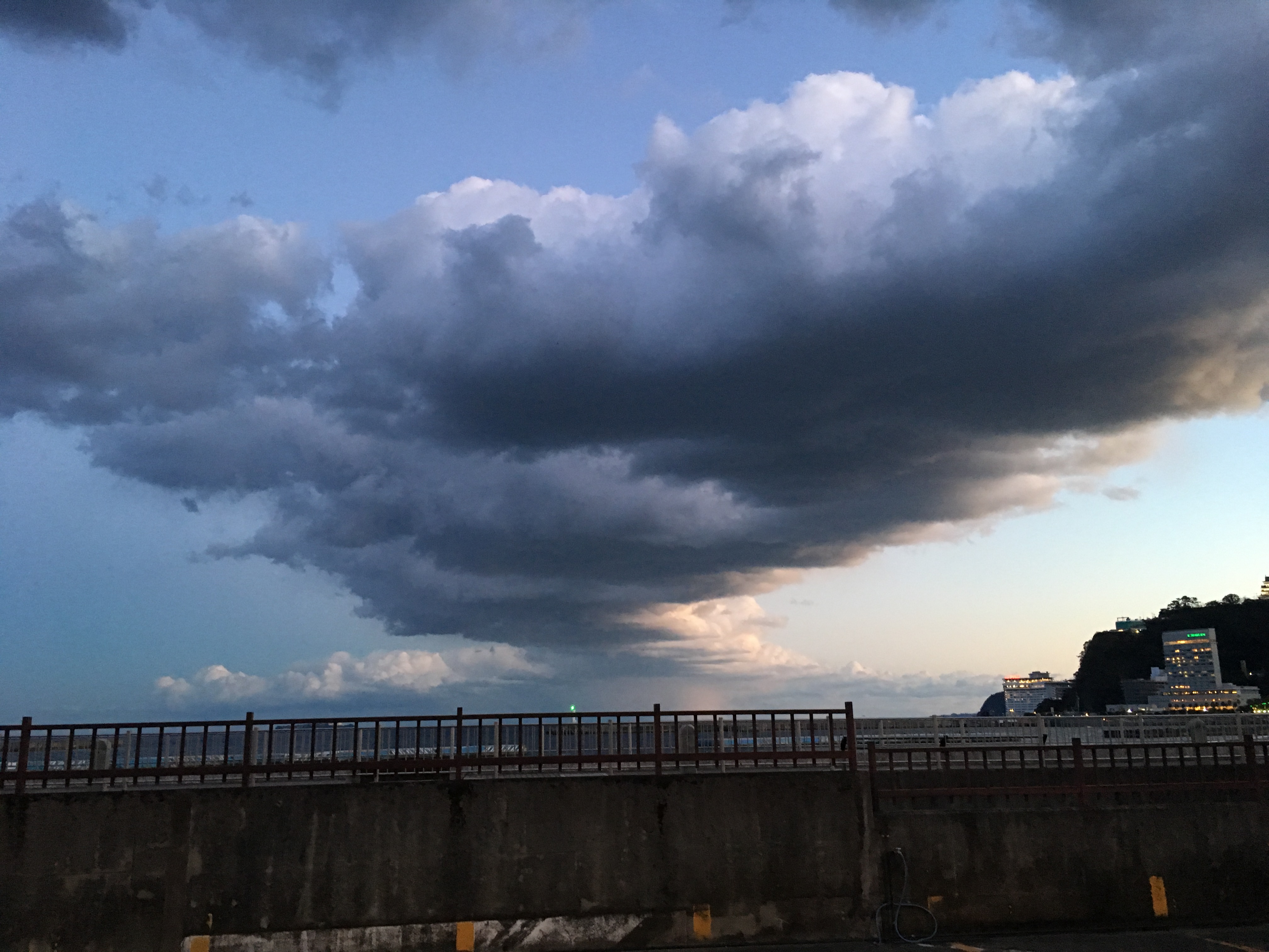 No.40103-1 地震雲