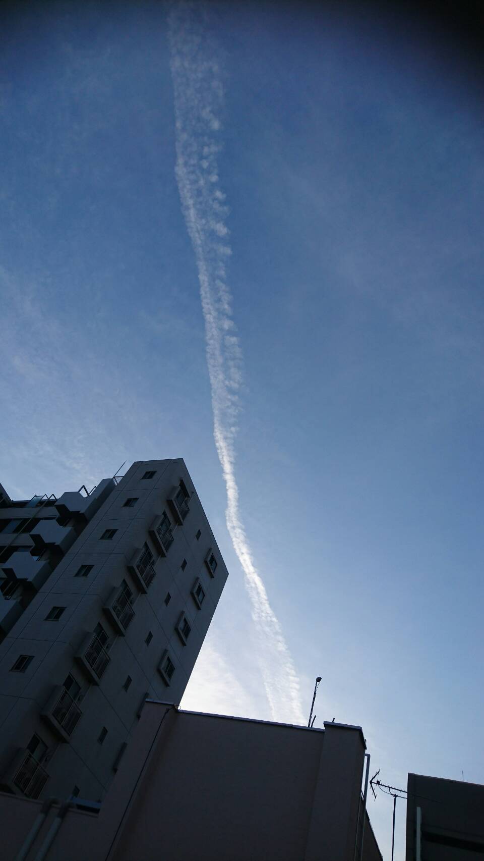 No.40592-1 地震雲