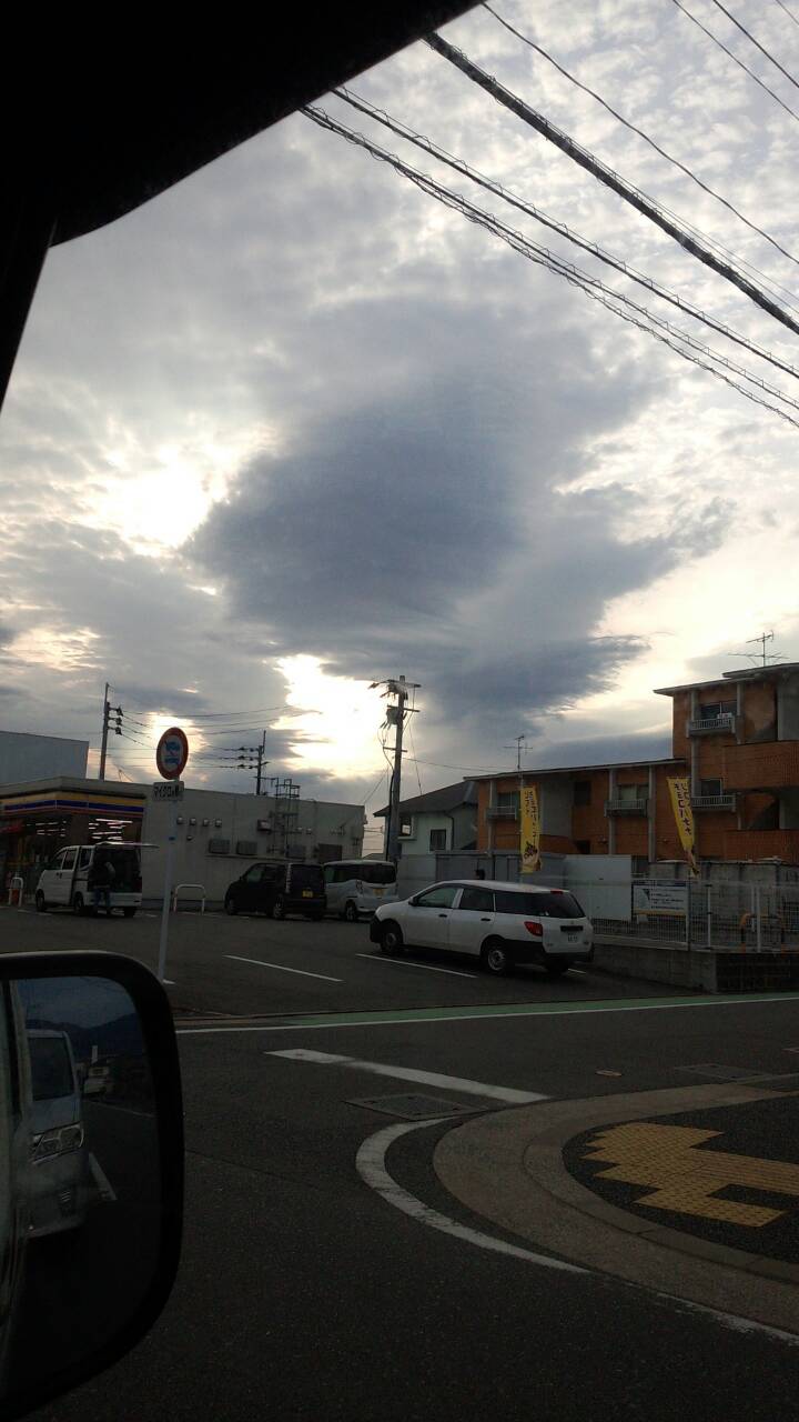 No.40933-1 地震雲