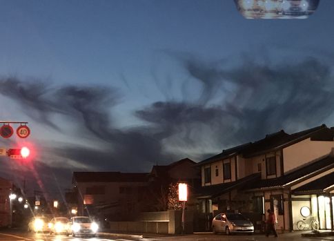 No.42232-1 地震雲